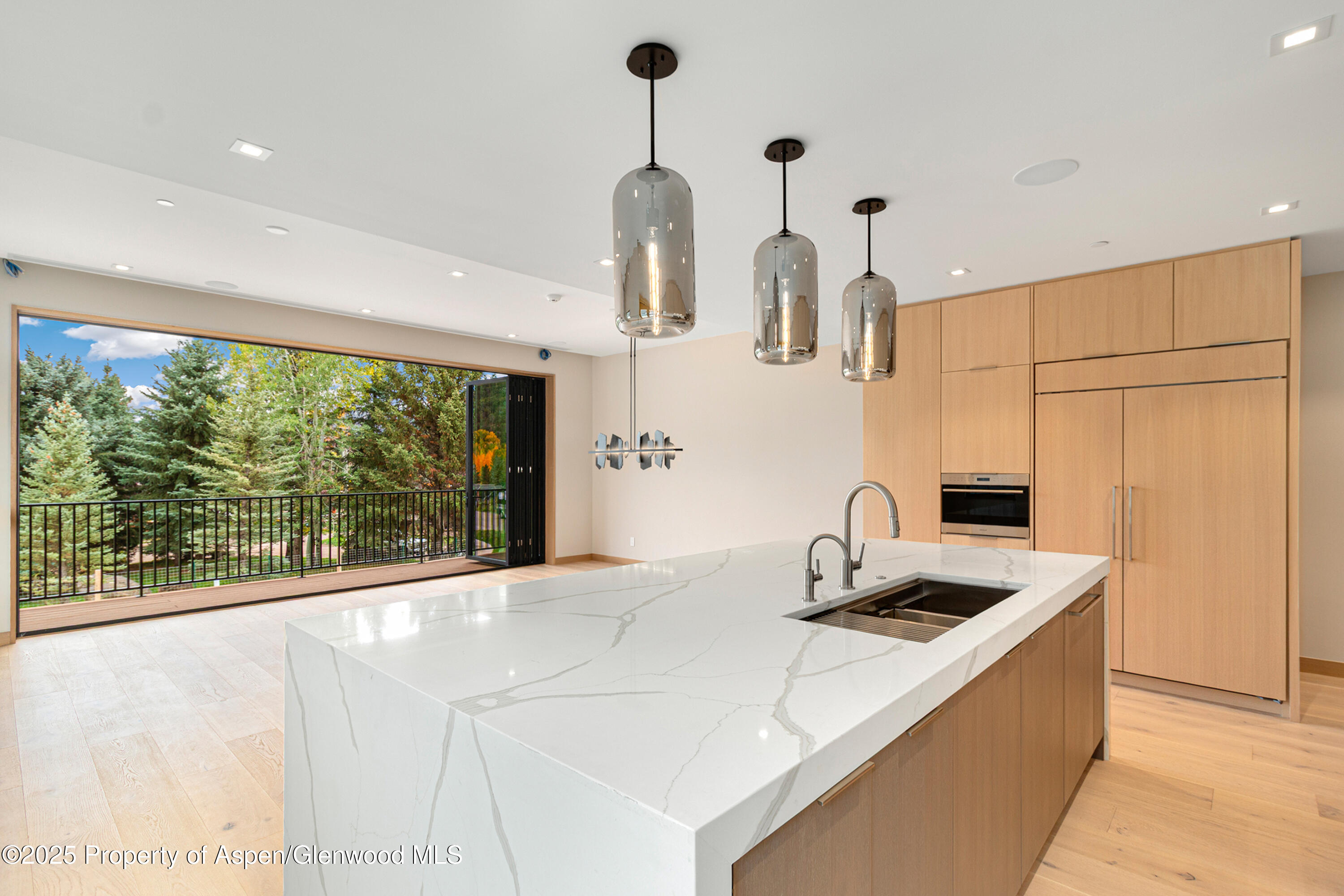 155 Lakeview Drive