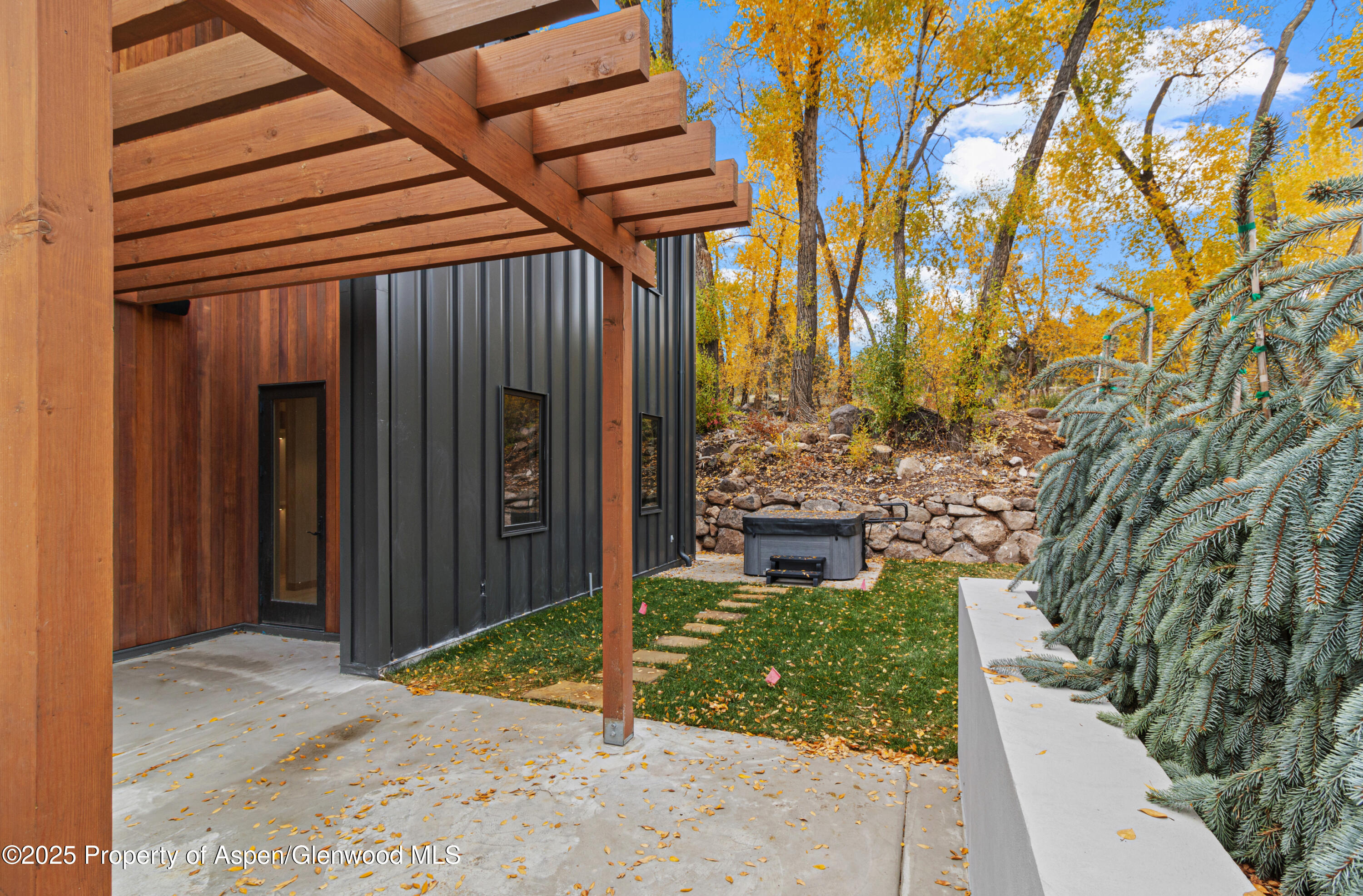 155 Lakeview Drive