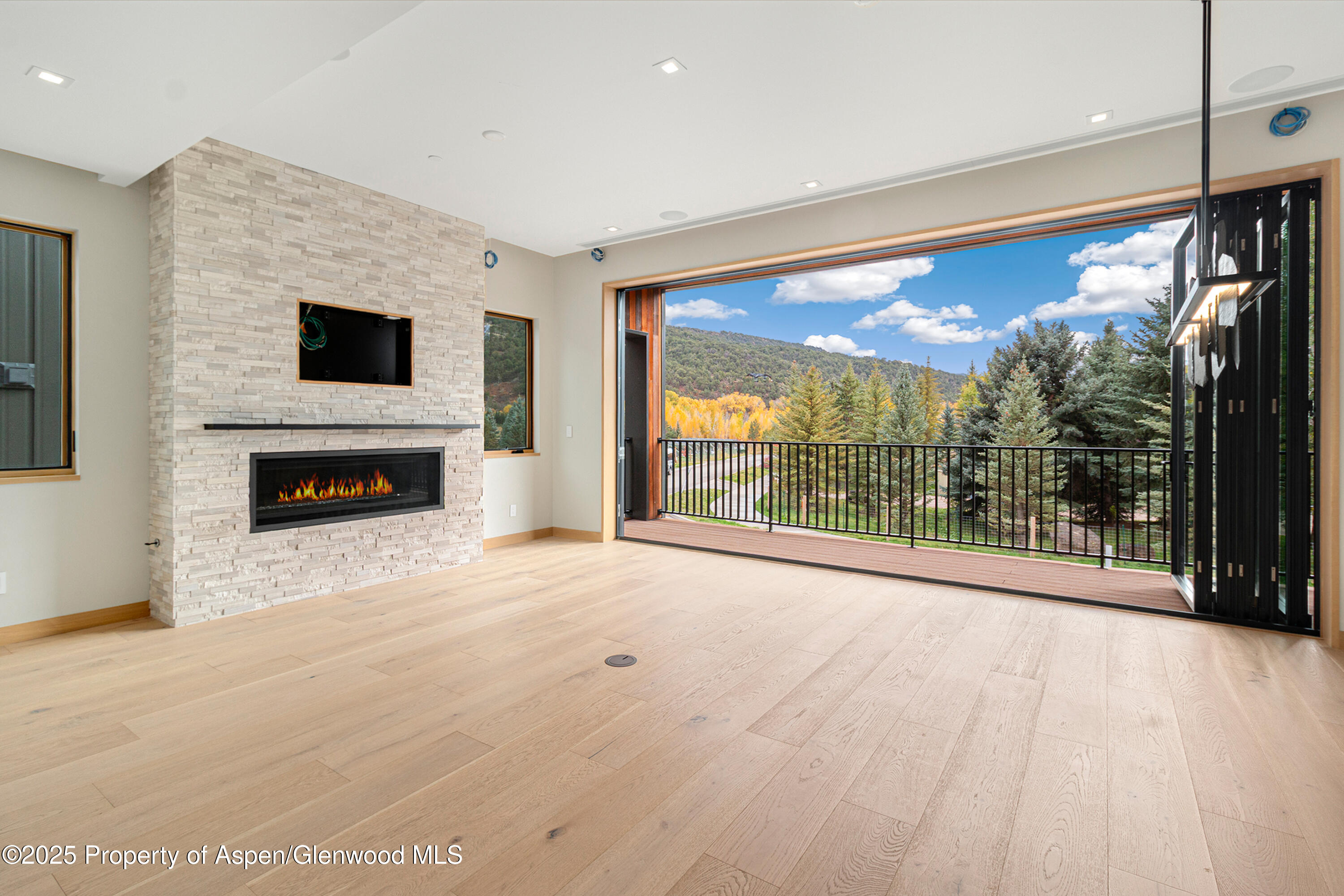 155 Lakeview Drive