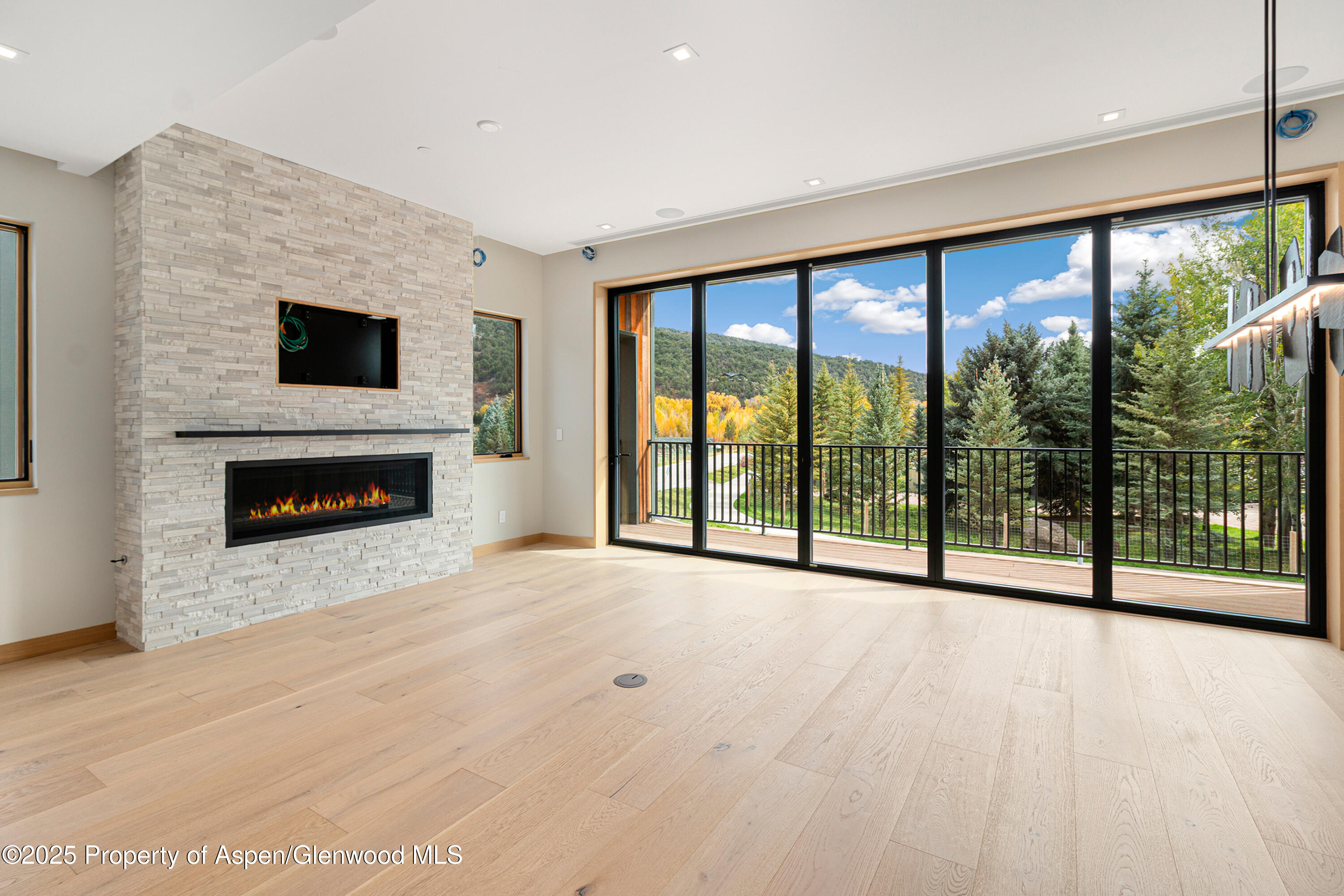 155 Lakeview Drive