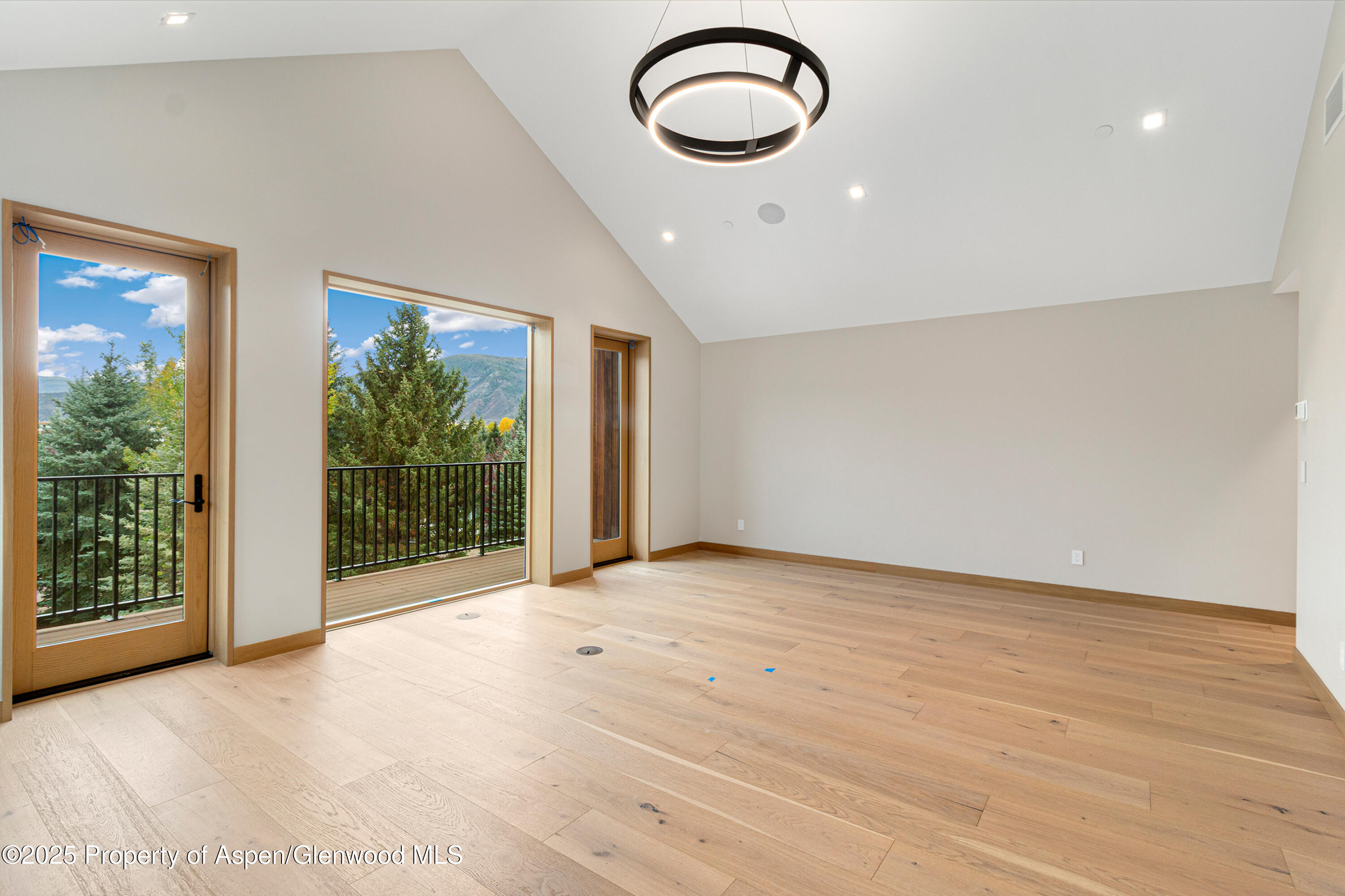 155 Lakeview Drive