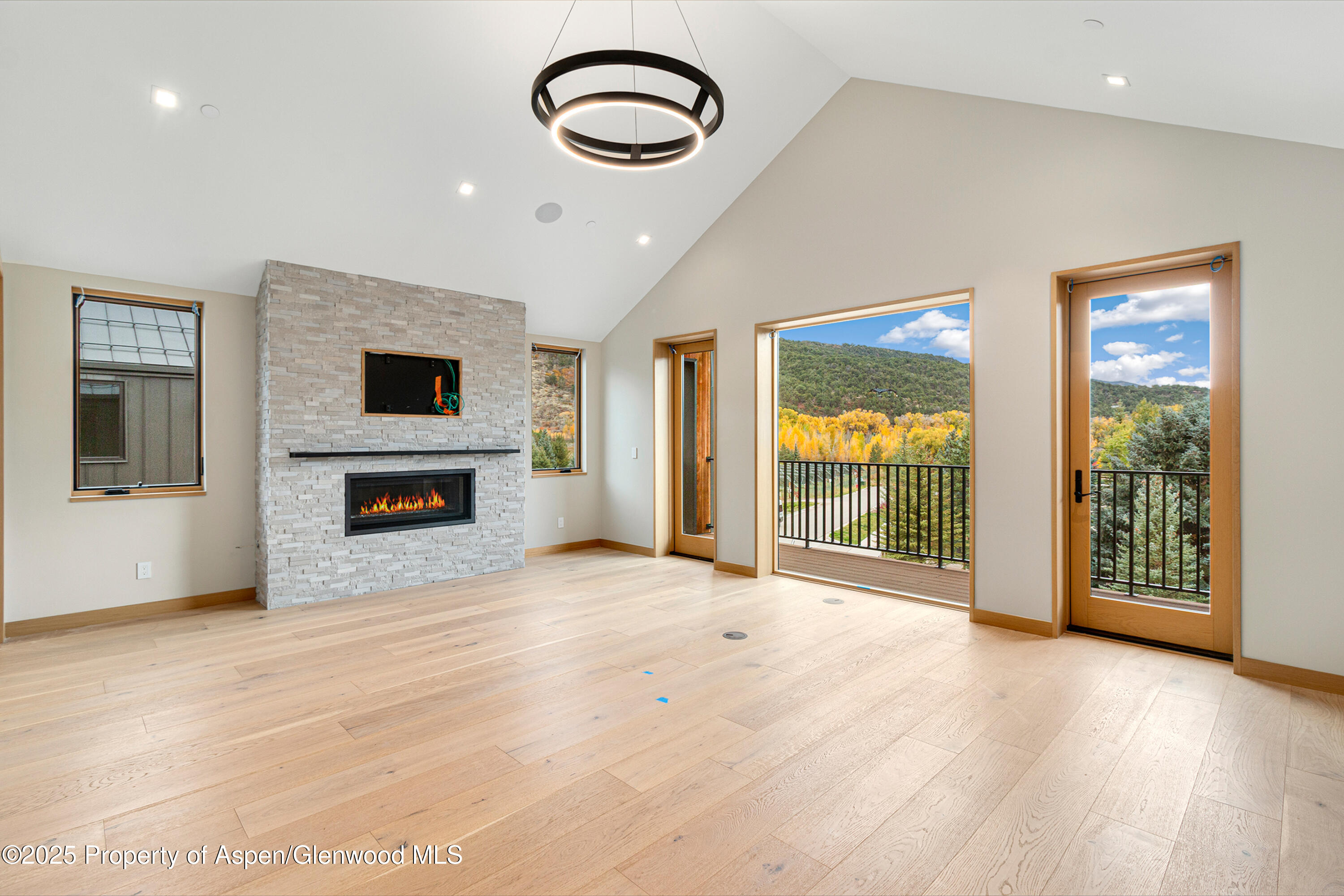 155 Lakeview Drive