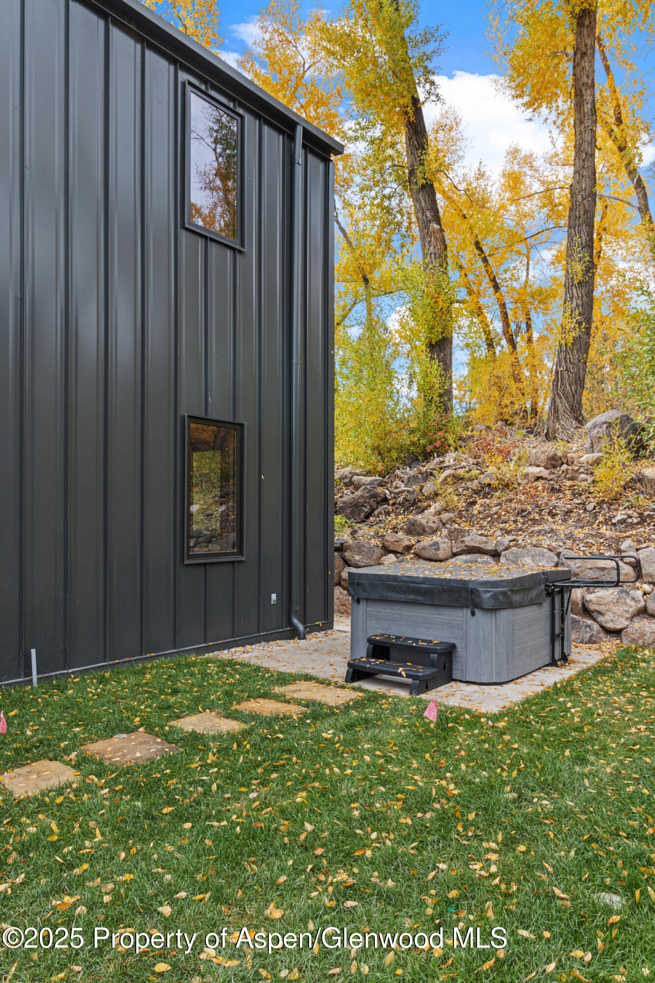 155 Lakeview Drive