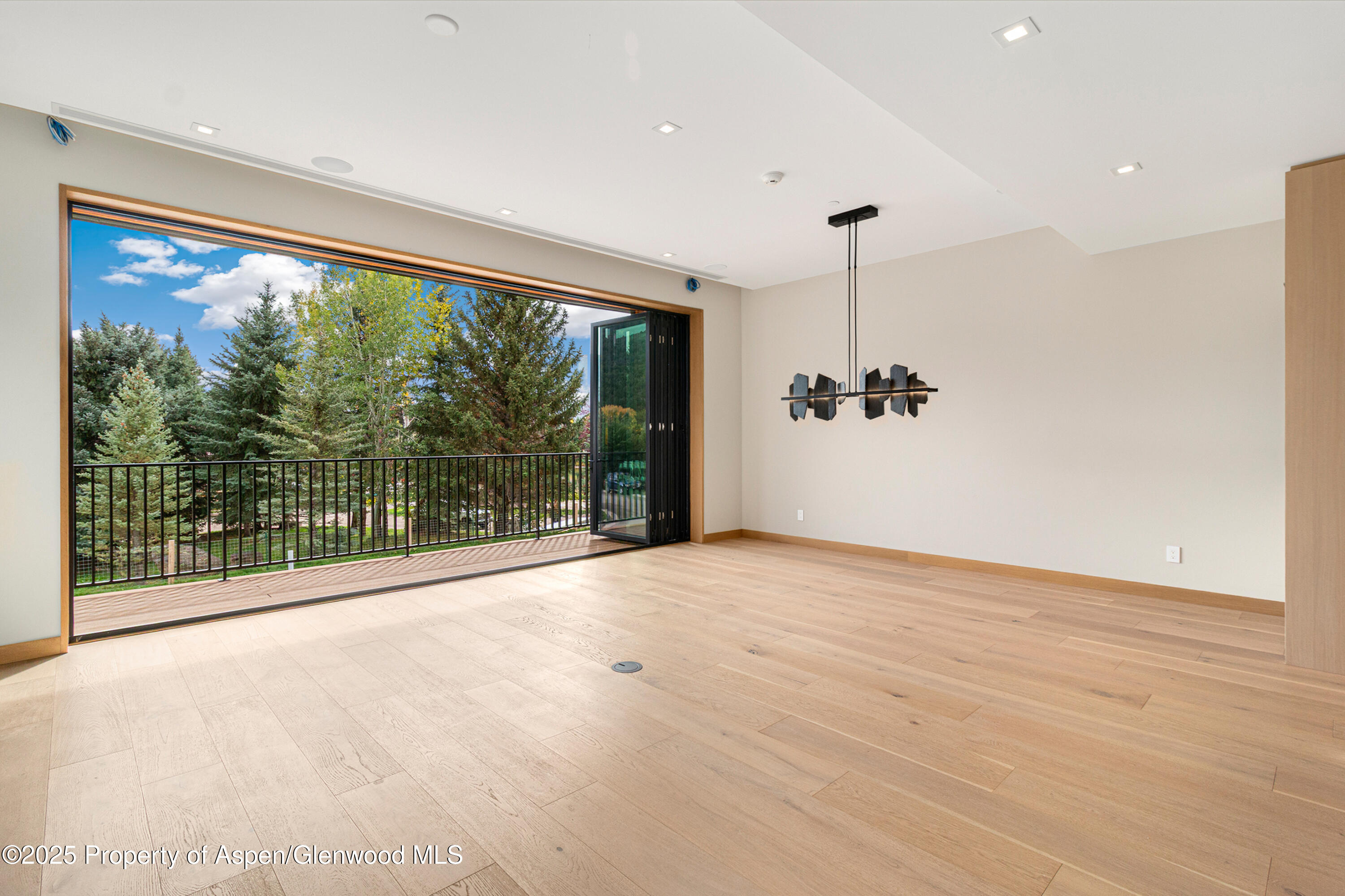 155 Lakeview Drive