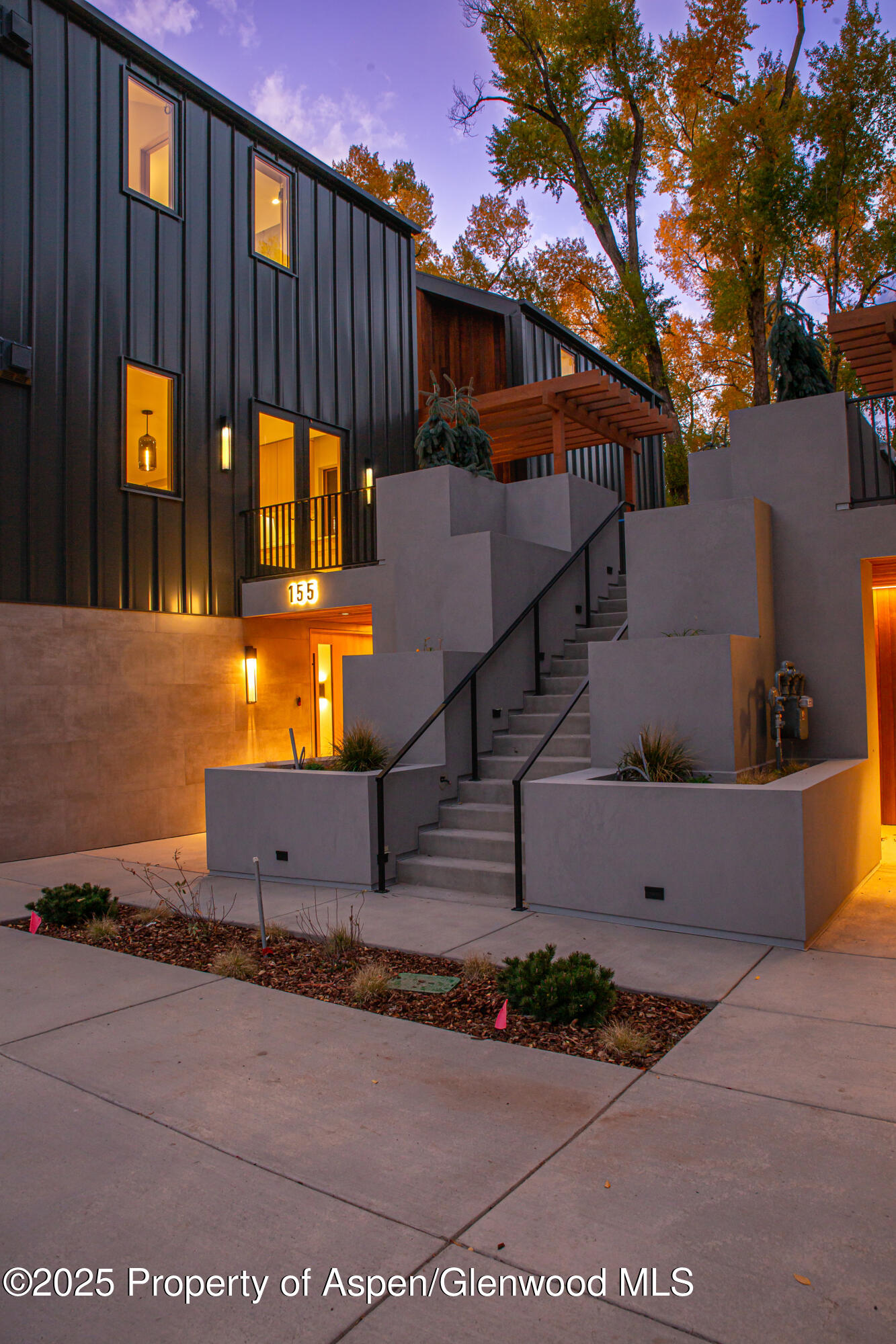 155 Lakeview Drive