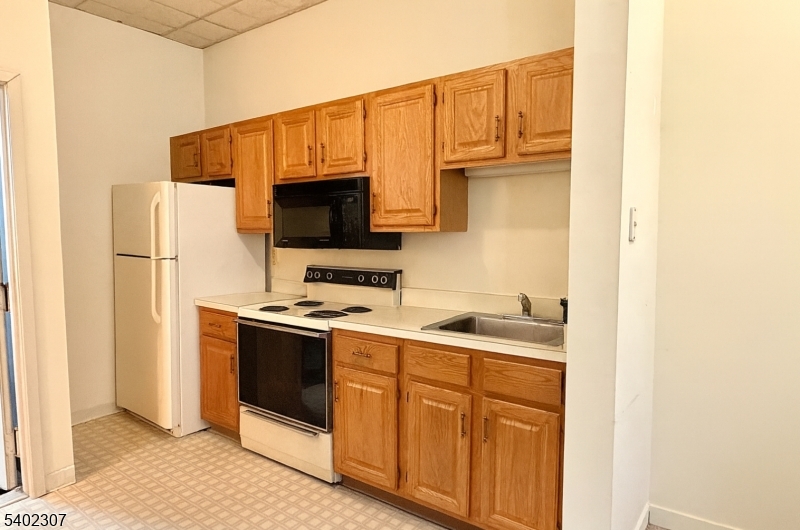 2 E Washington Ave 2C