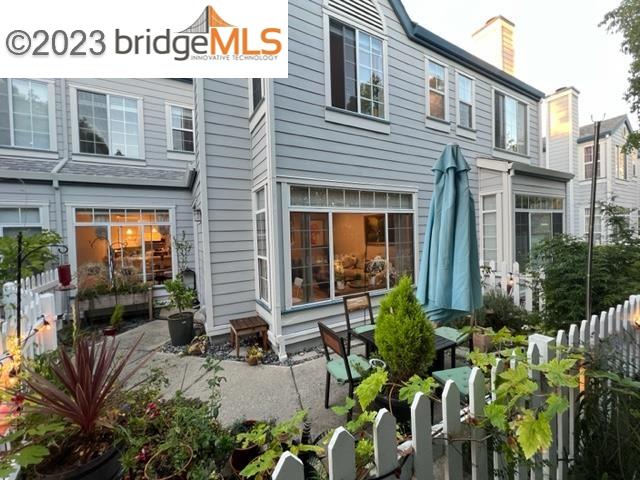 109 Commodore Dr