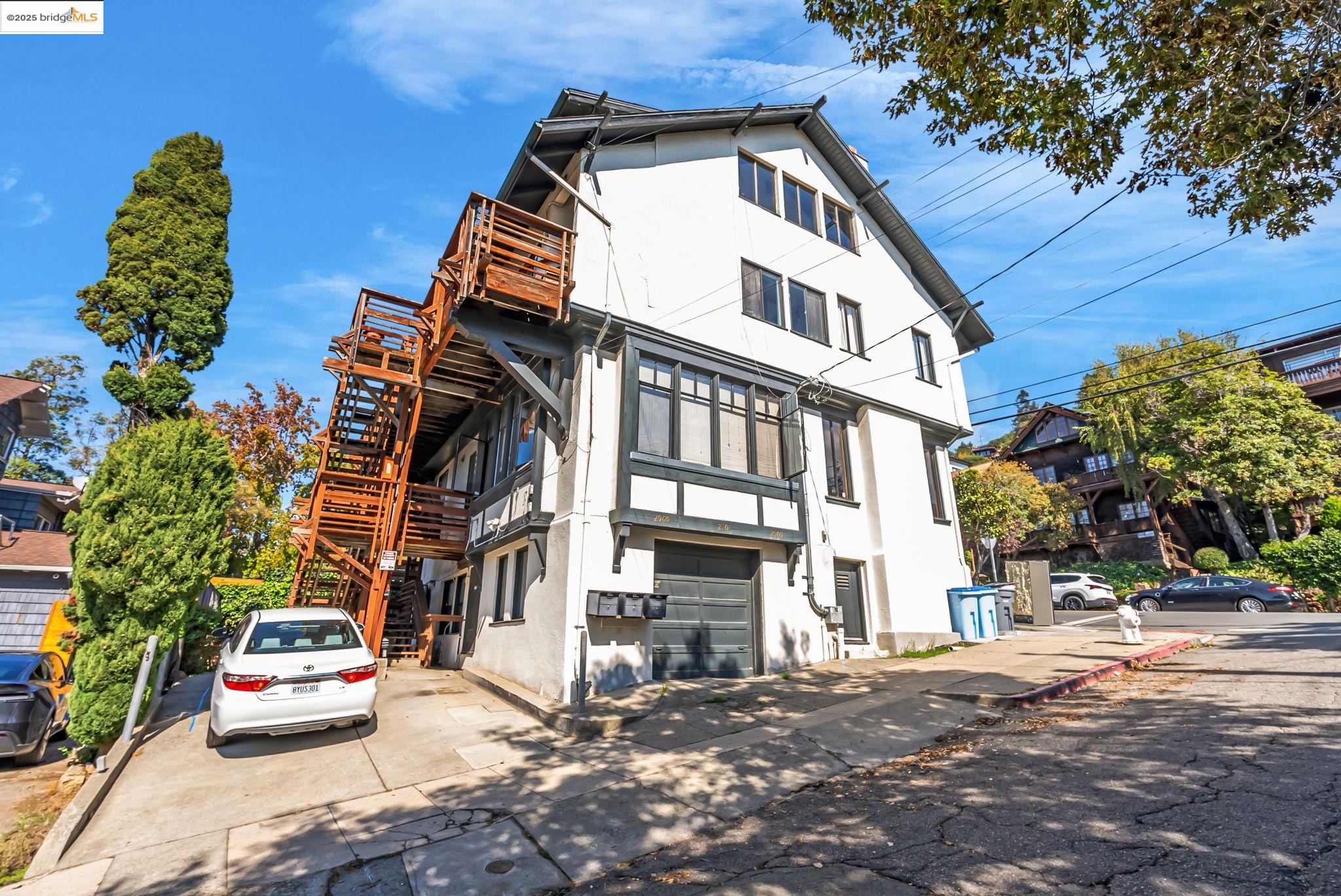 2907 Channing Way