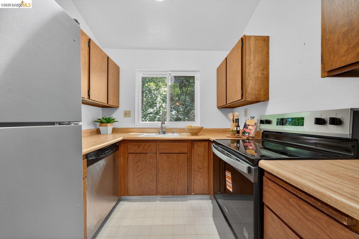 5400 Mountain Blvd # 120