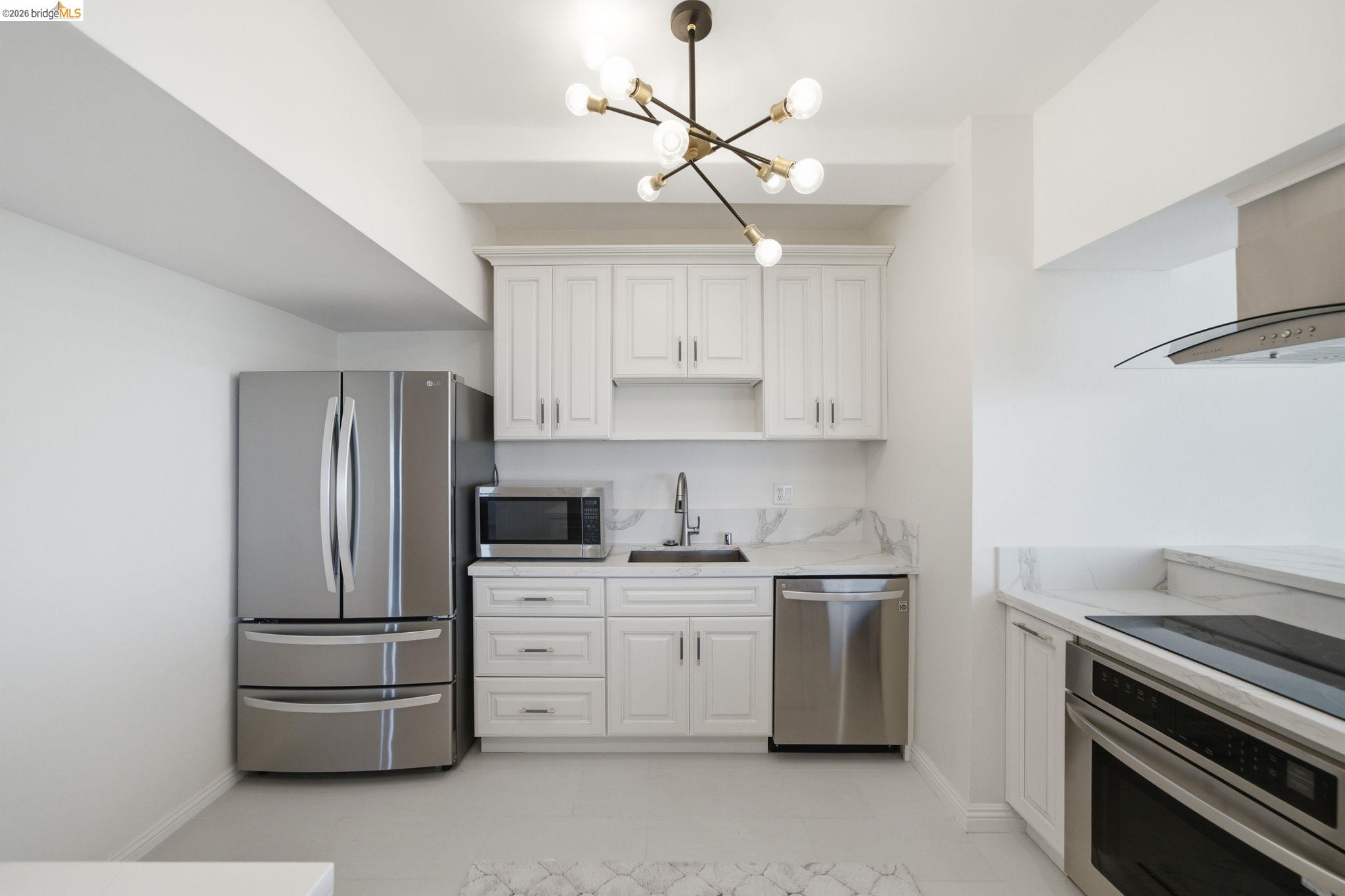 6363 Chritie Ave # 606
