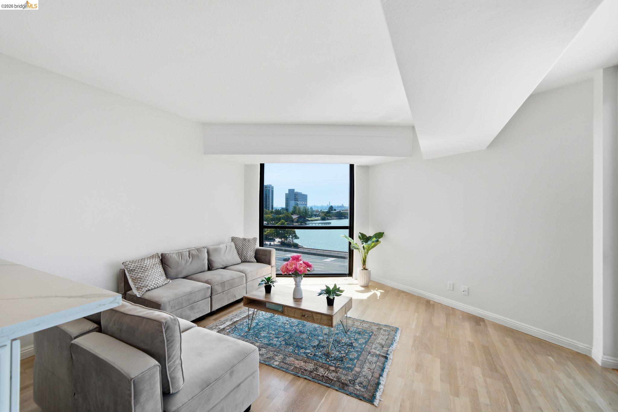 6363 Chritie Ave # 606