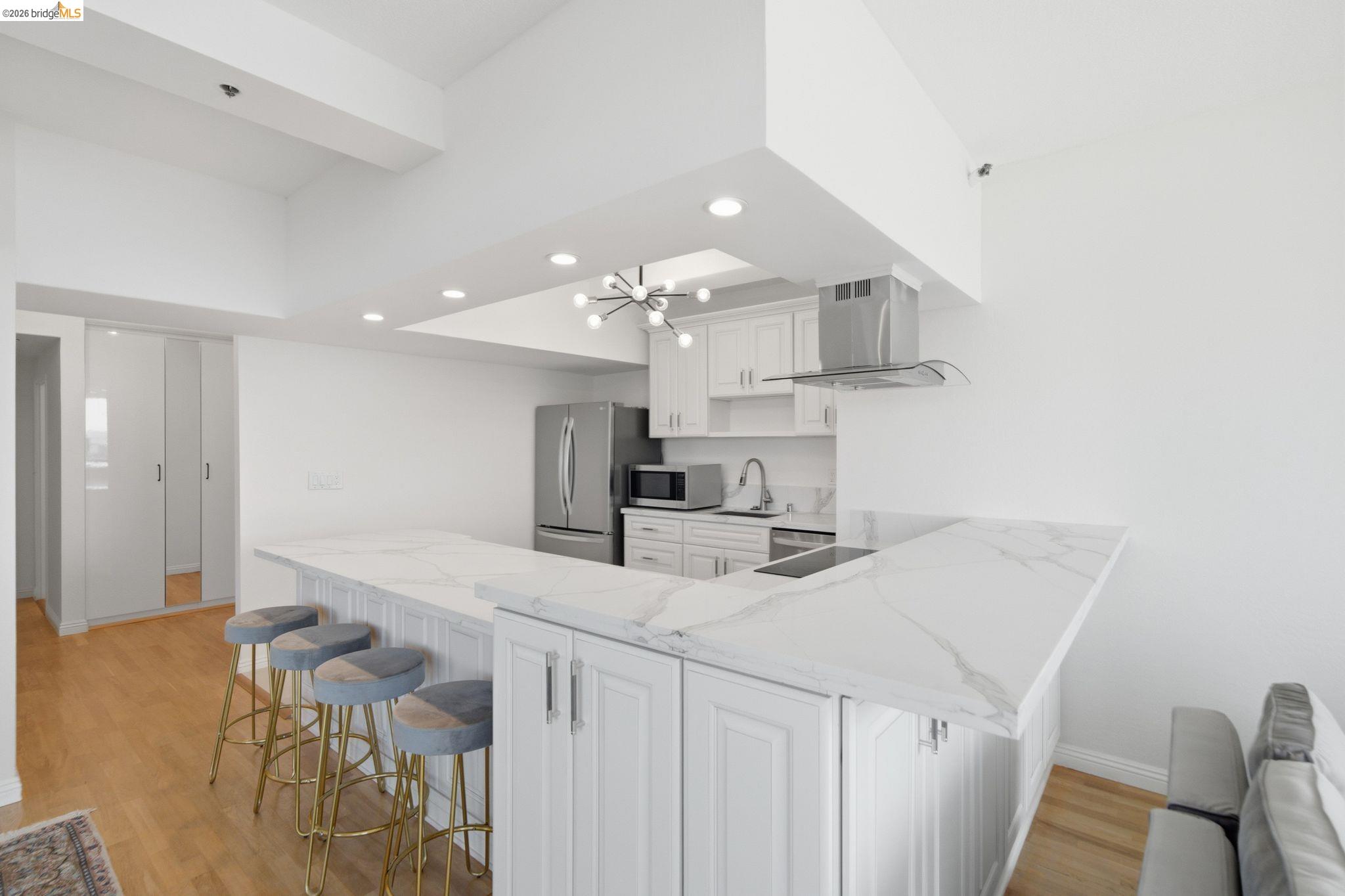6363 Chritie Ave # 606