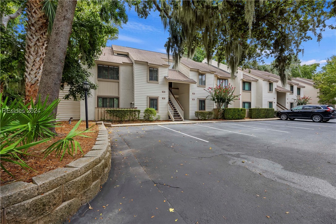 25 Deallyon Avenue Unit: 102