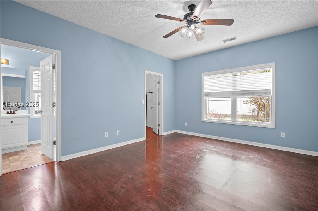 6 Broadland Circle