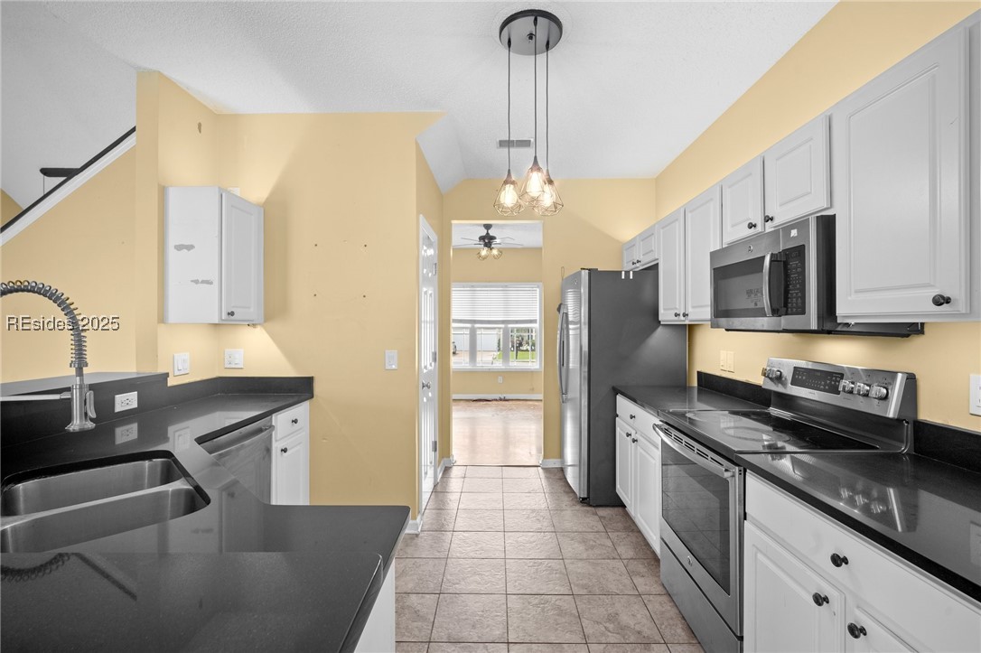 6 Broadland Circle