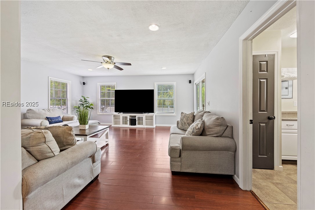 18 Lake View Court