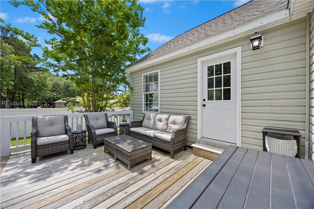 18 Lake View Court