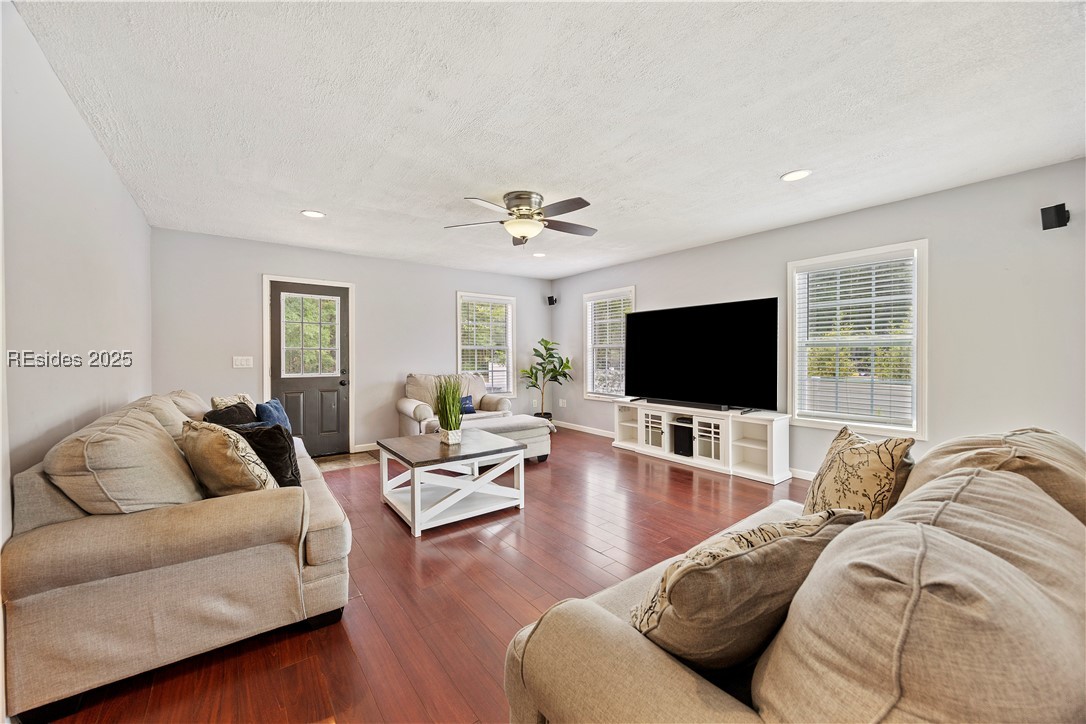 18 Lake View Court