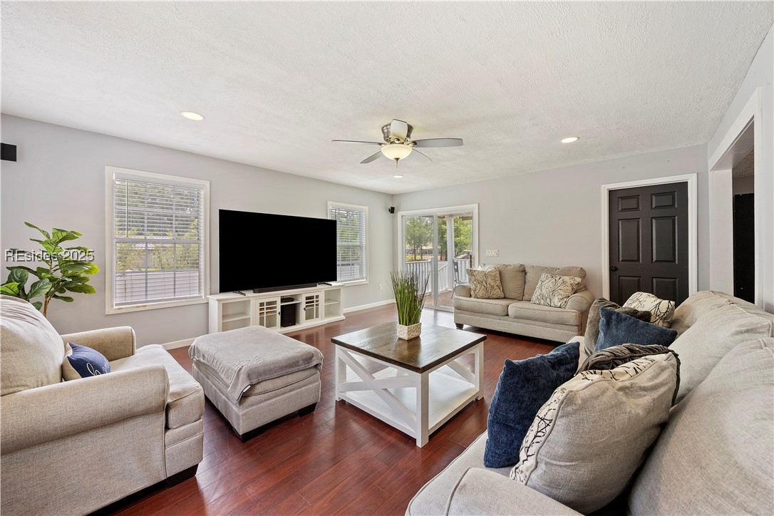 18 Lake View Court