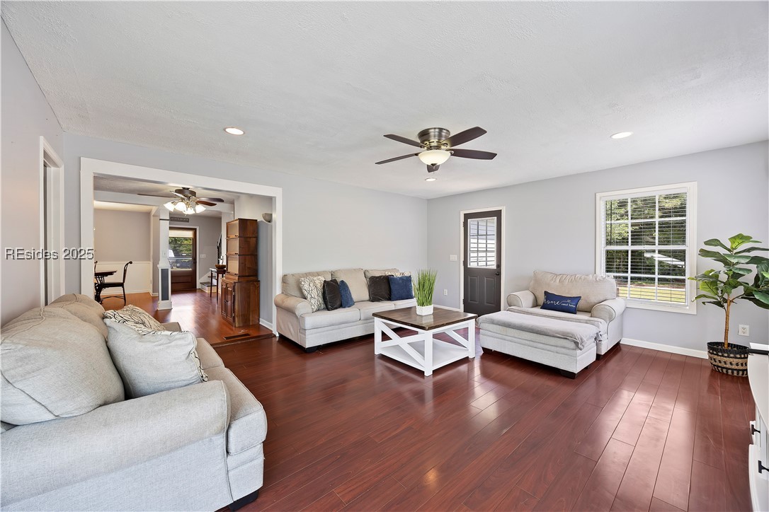18 Lake View Court