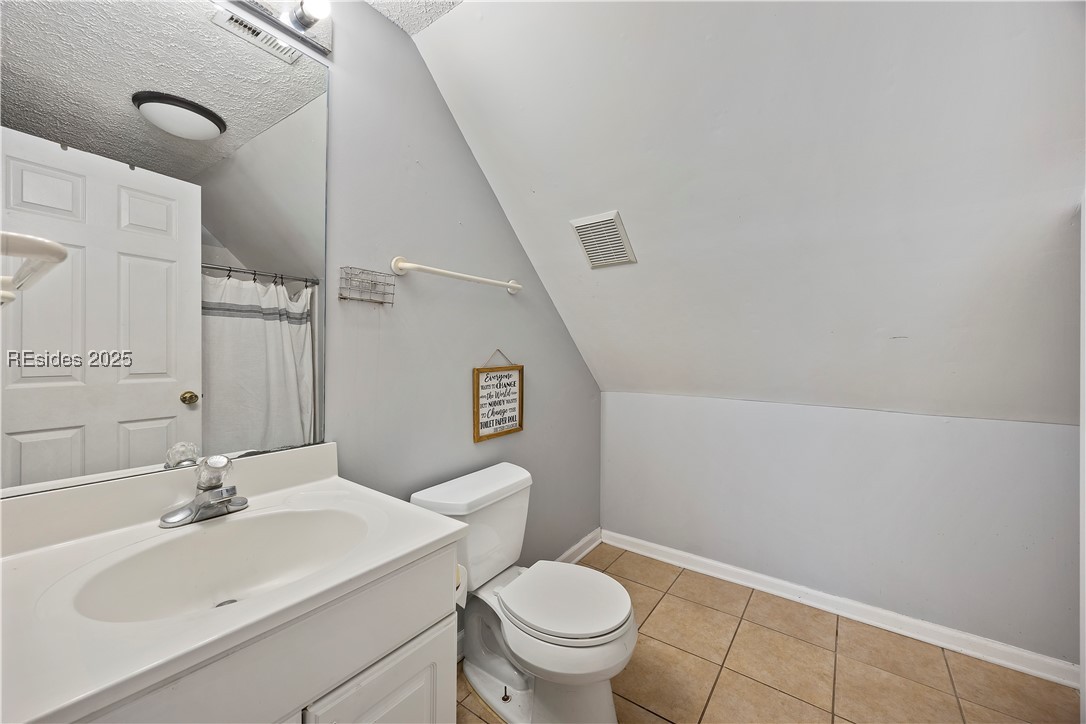 18 Lake View Court
