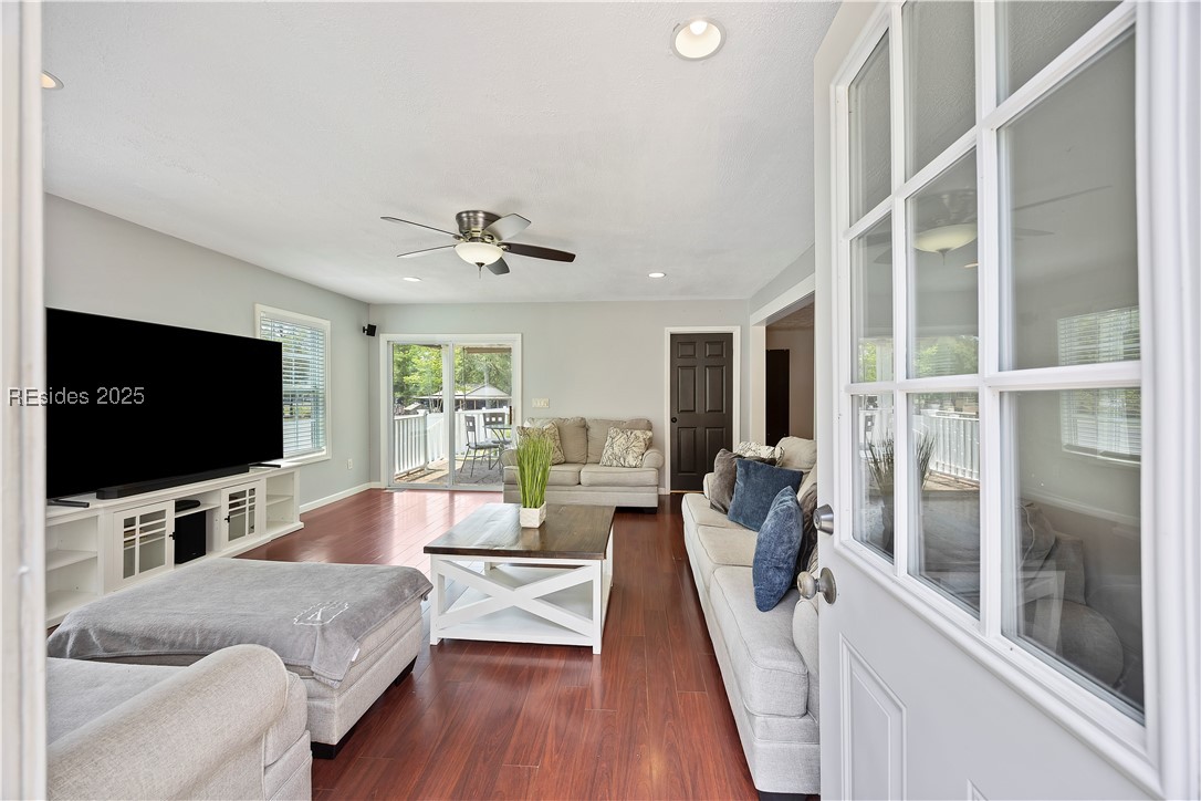 18 Lake View Court