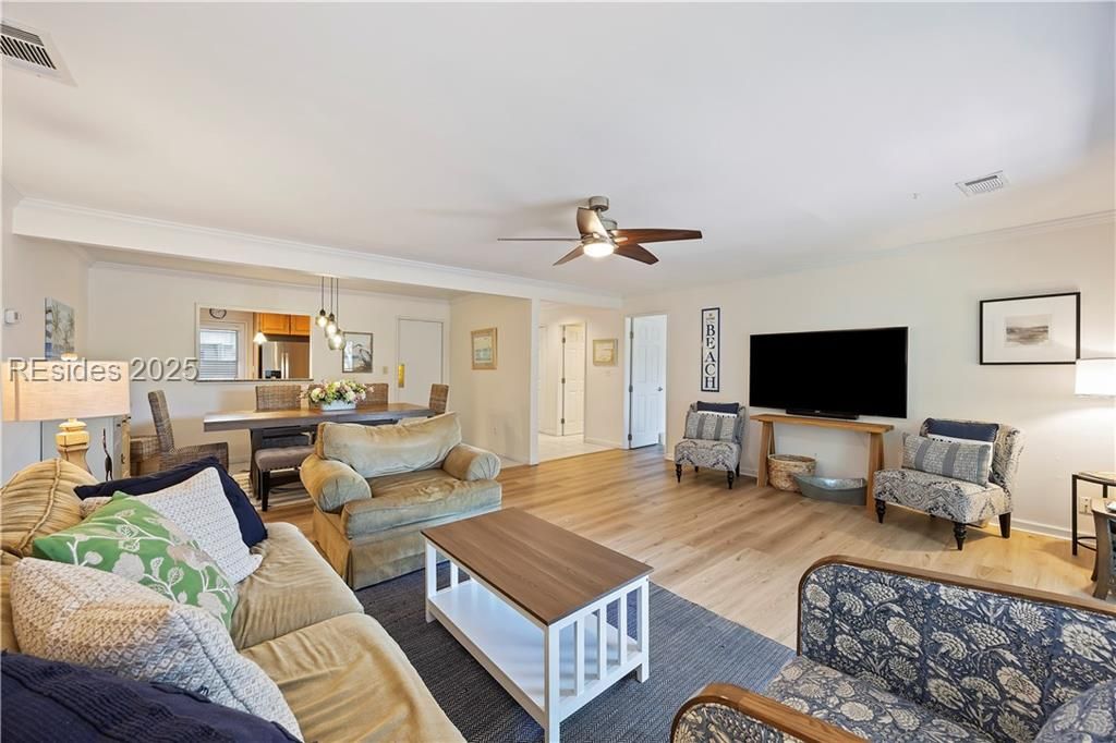 45 Queens Folly Road Unit: 542