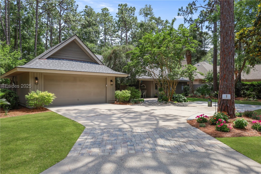 1 Twisted Oak Court