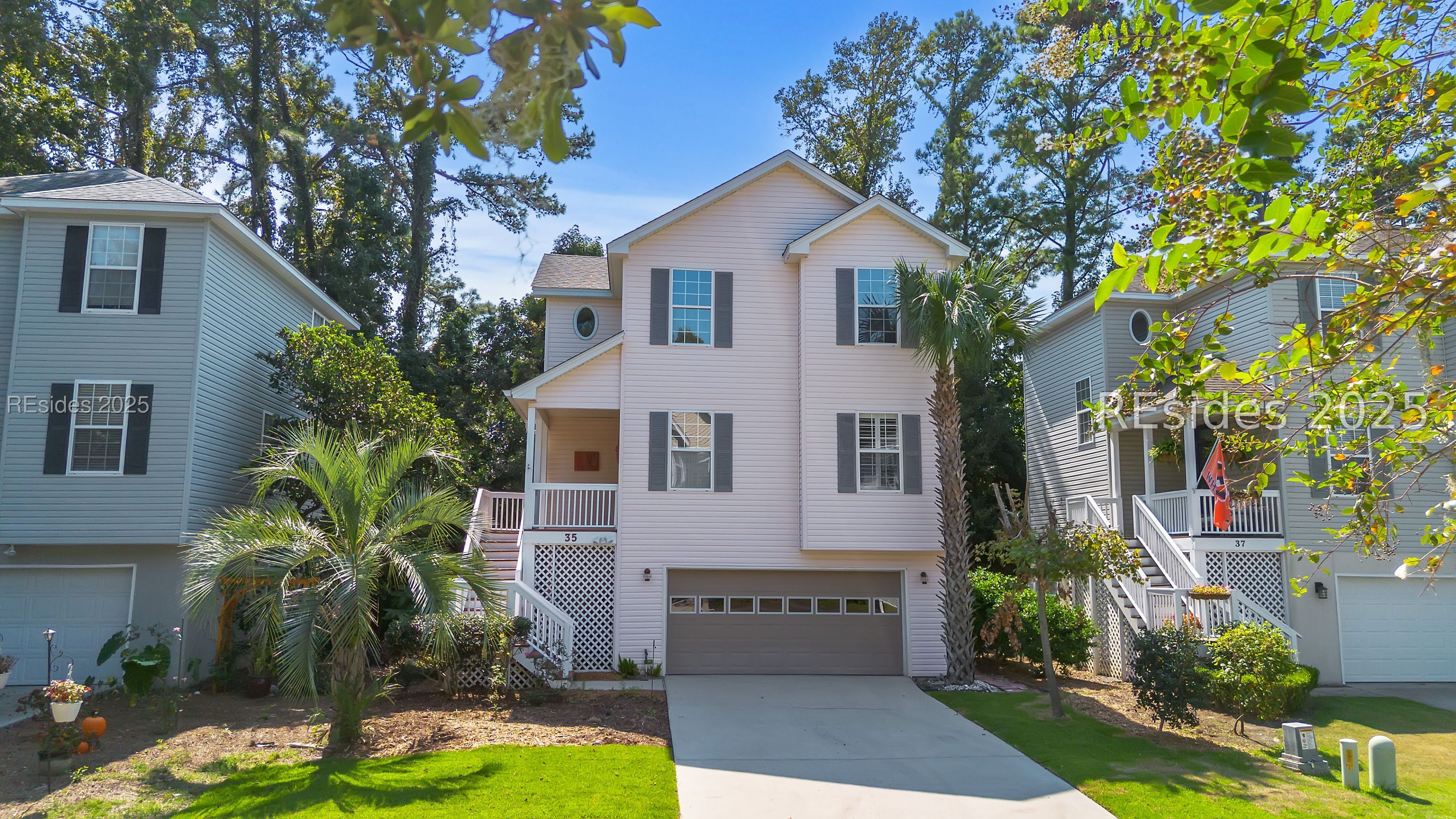 35 Cobblestone Court