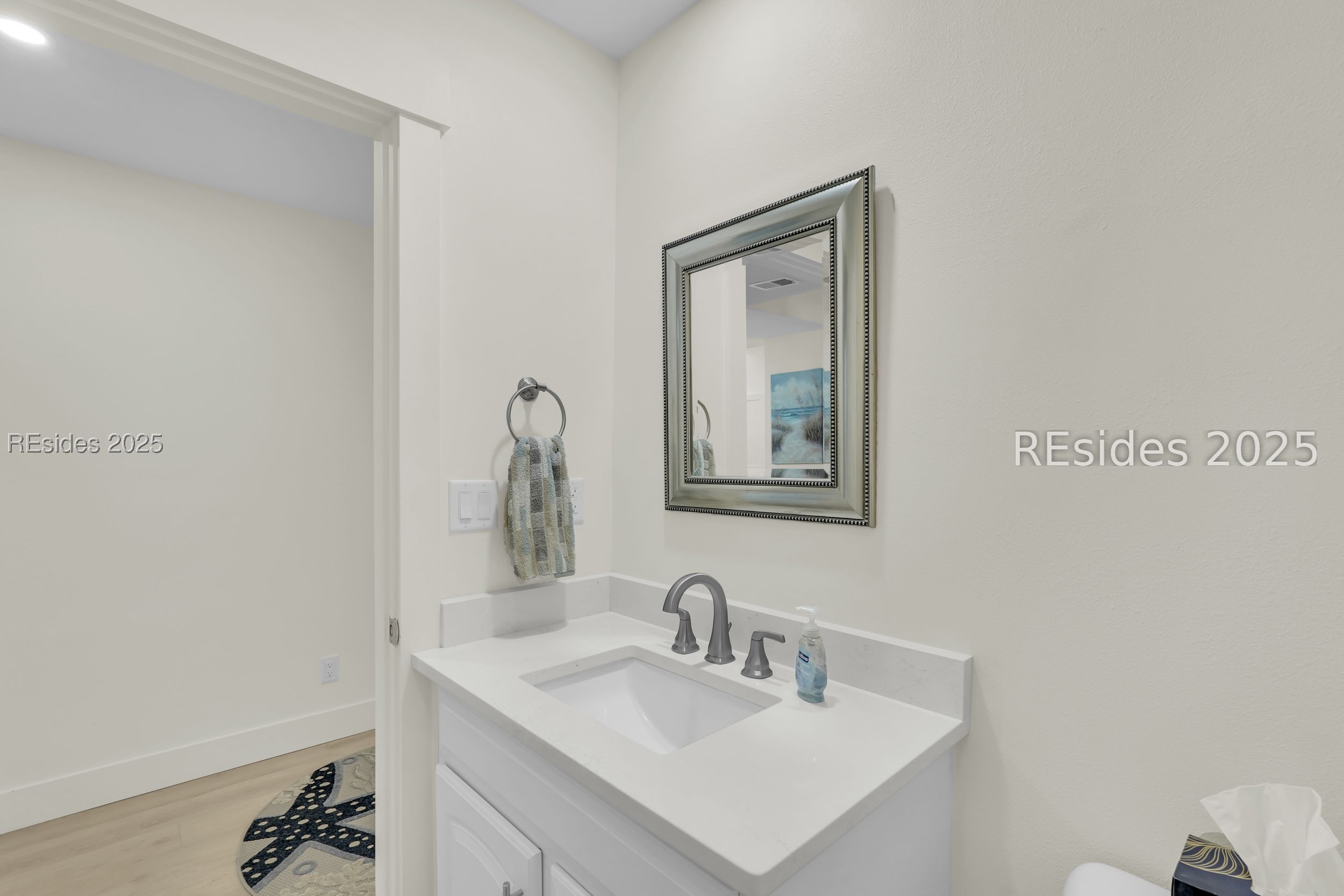 45 Queens Folly Road Unit: 613