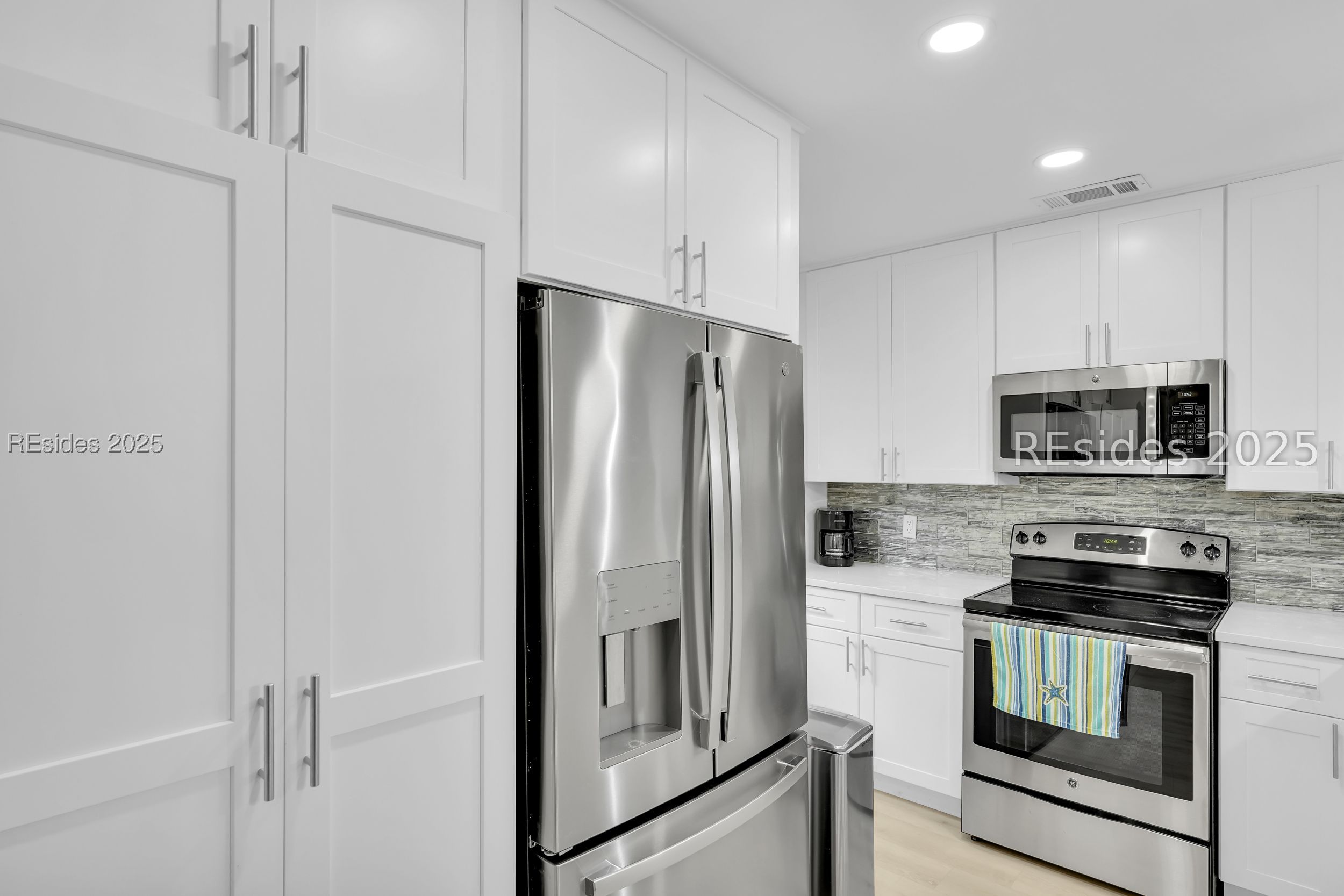 45 Queens Folly Road Unit: 613