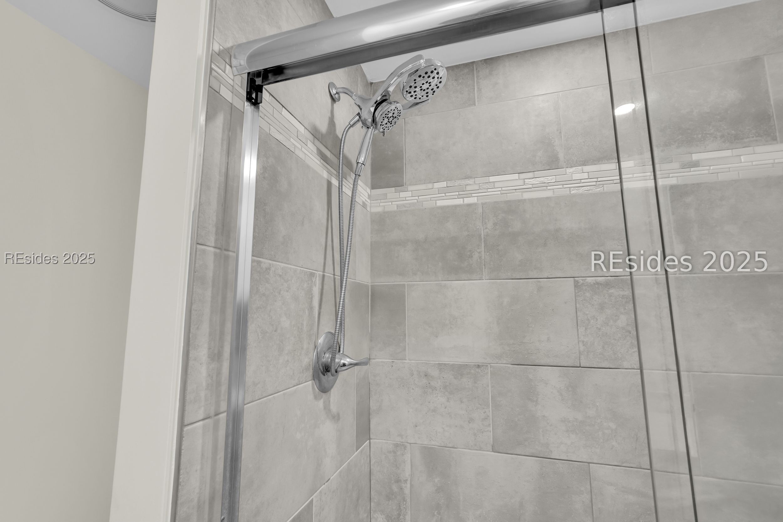 45 Queens Folly Road Unit: 613