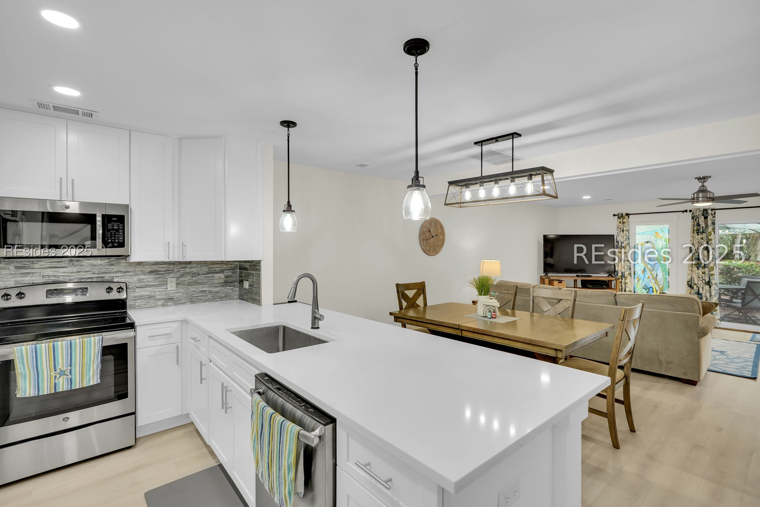 45 Queens Folly Road Unit: 613