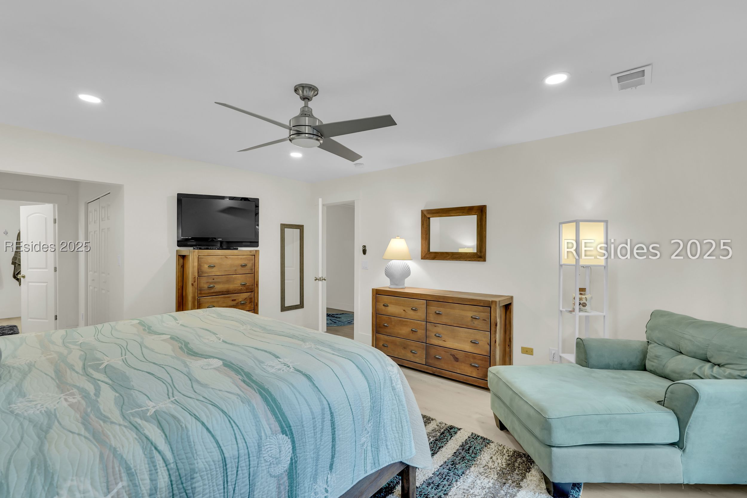 45 Queens Folly Road Unit: 613