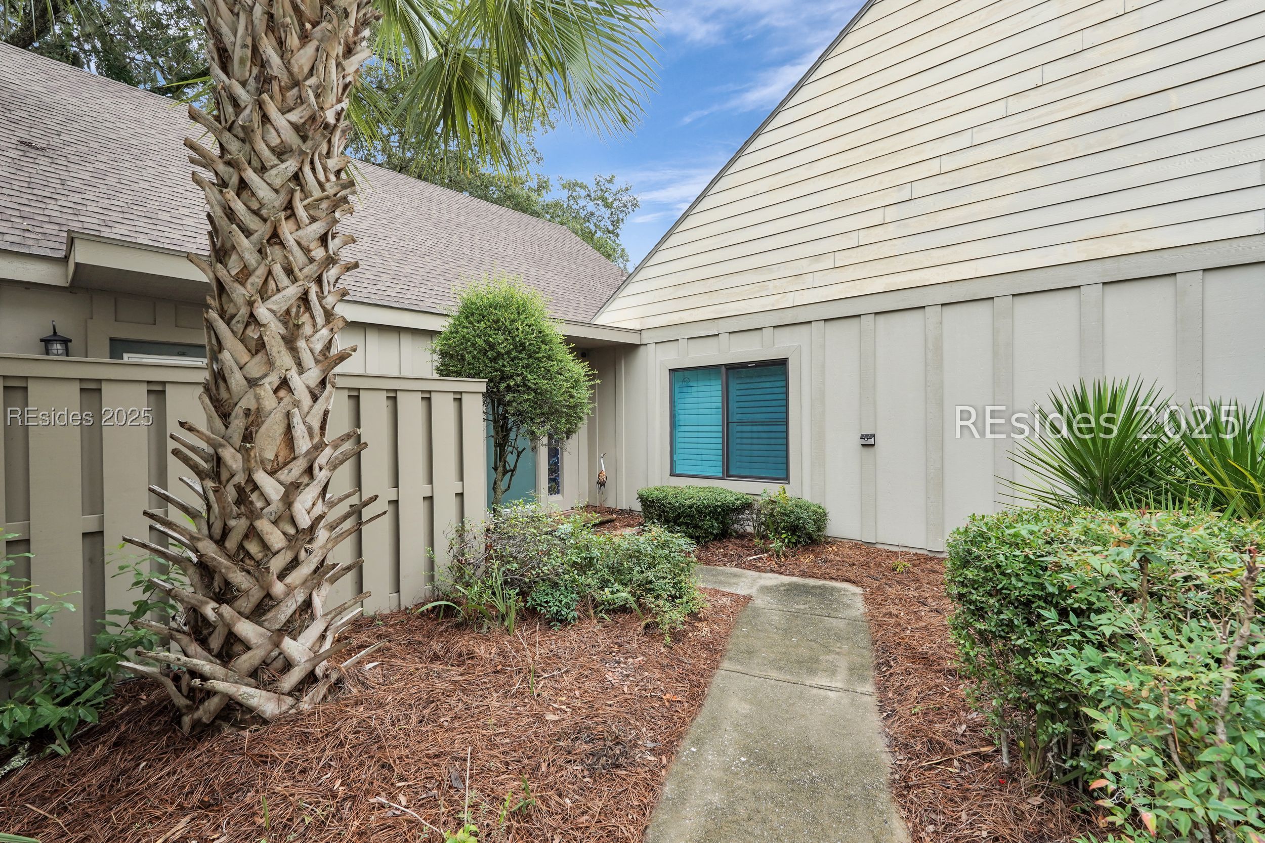 45 Queens Folly Road Unit: 613