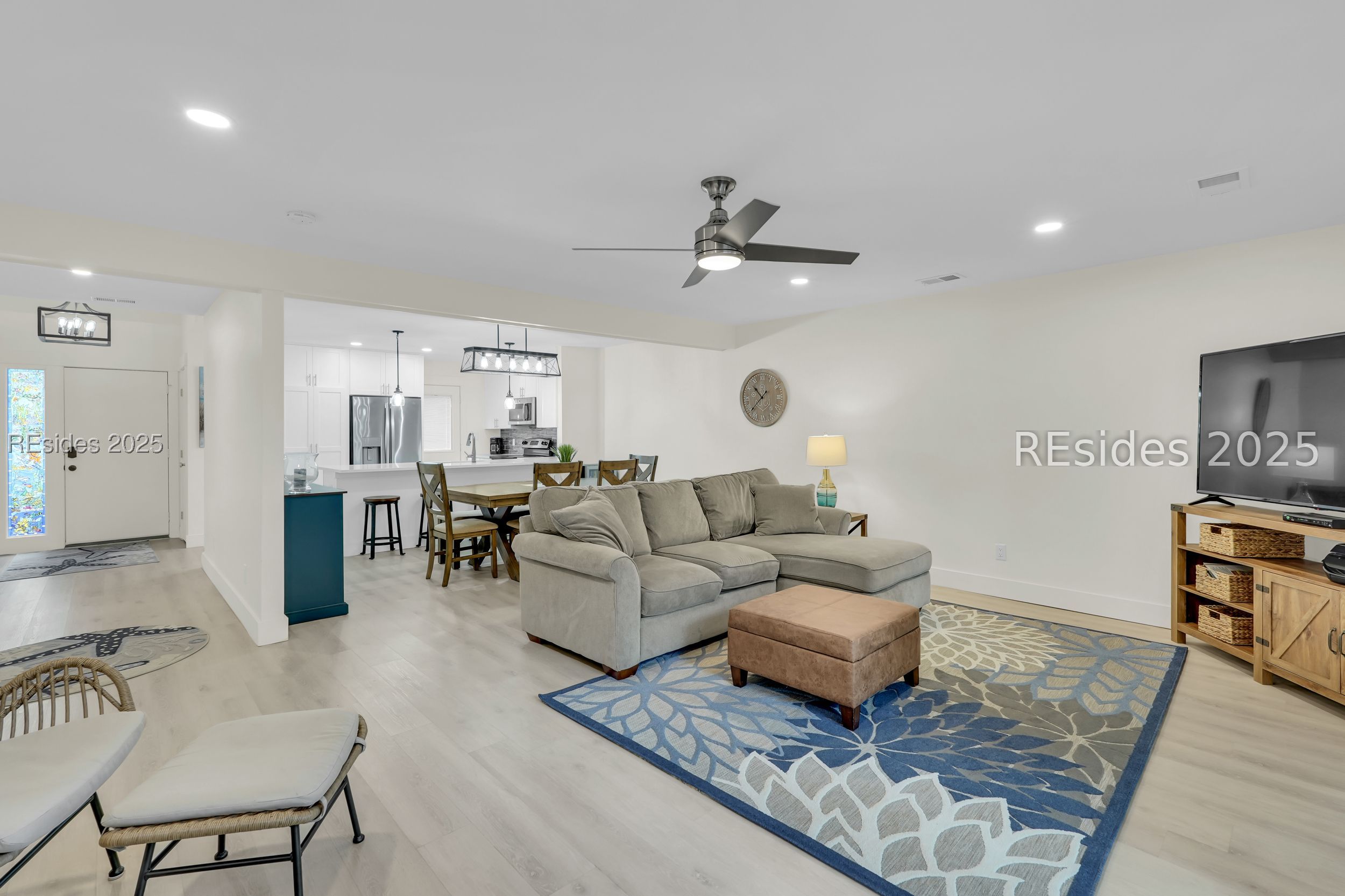 45 Queens Folly Road Unit: 613