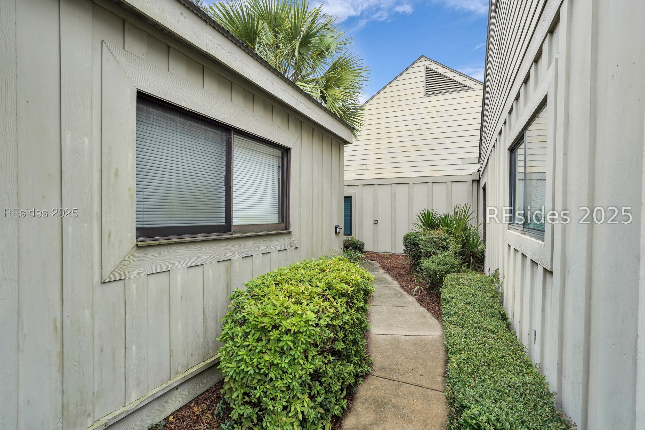 45 Queens Folly Road Unit: 613