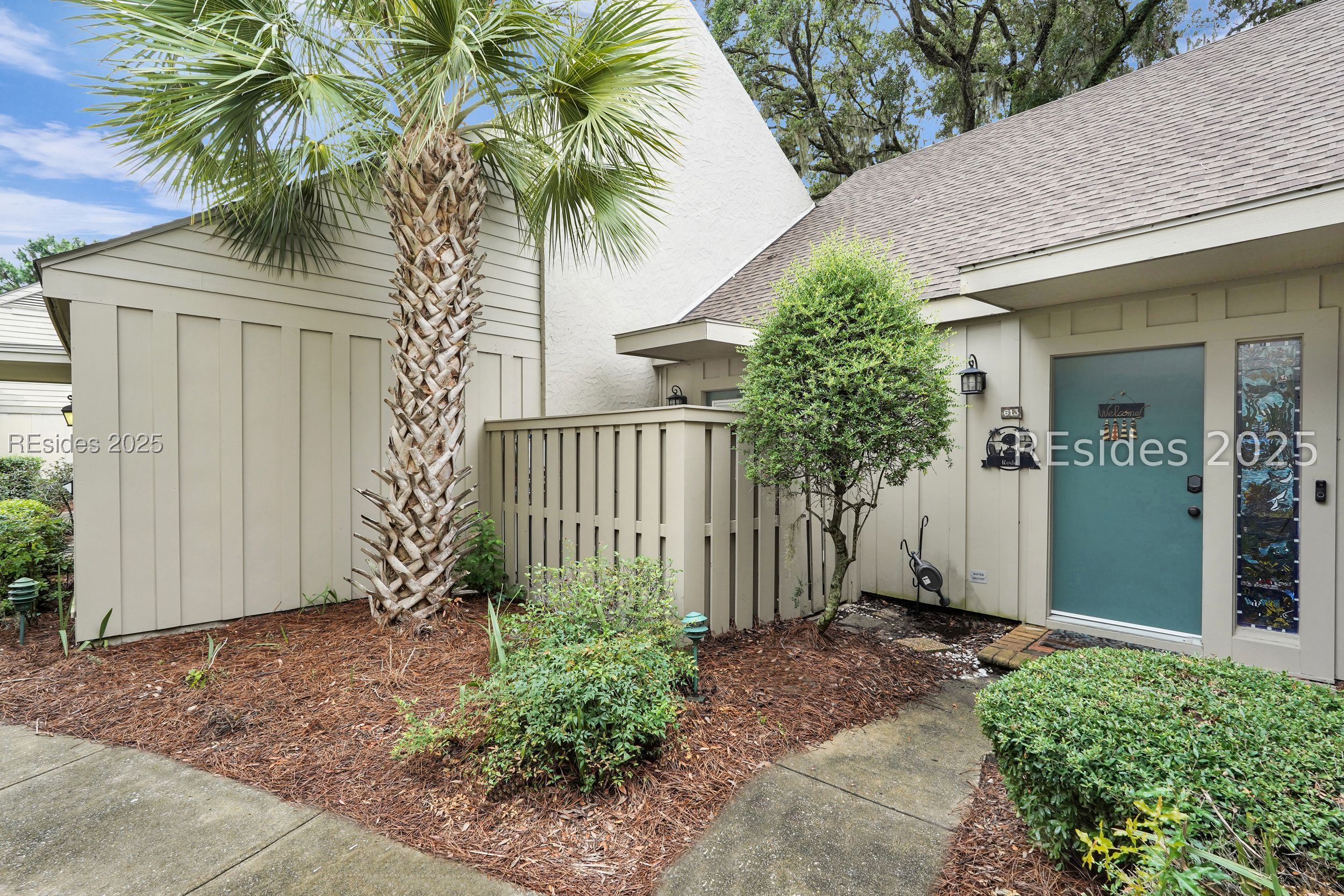 45 Queens Folly Road Unit: 613