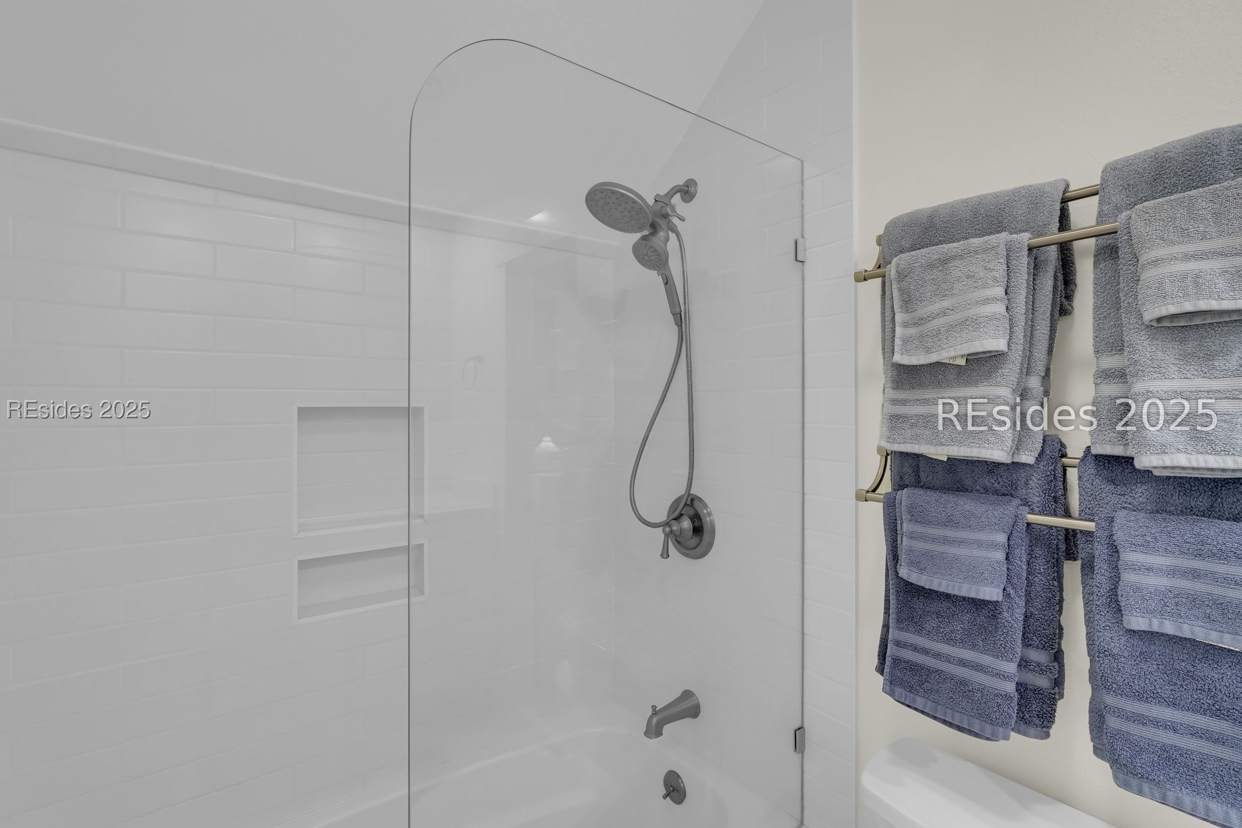 45 Queens Folly Road Unit: 613