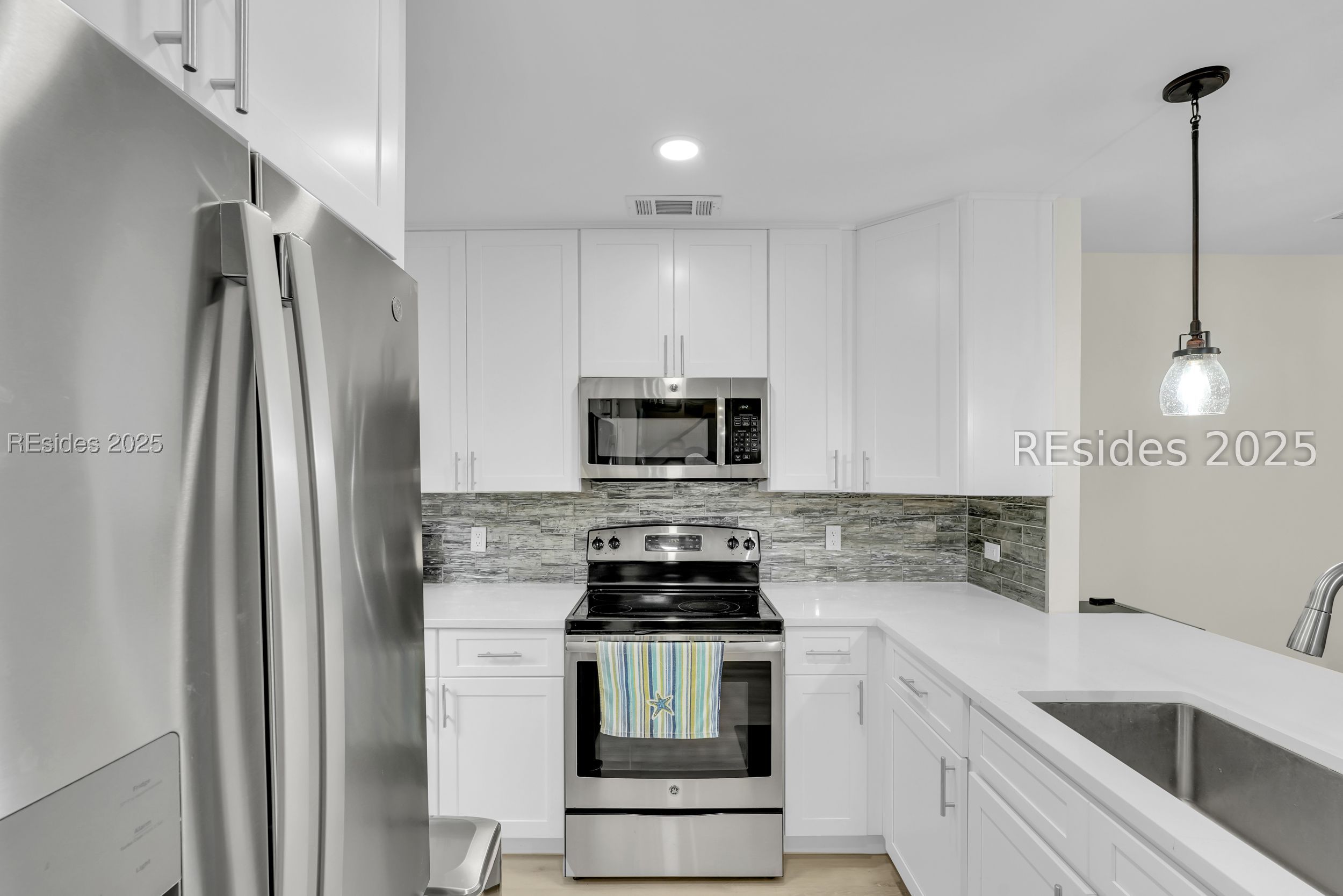 45 Queens Folly Road Unit: 613