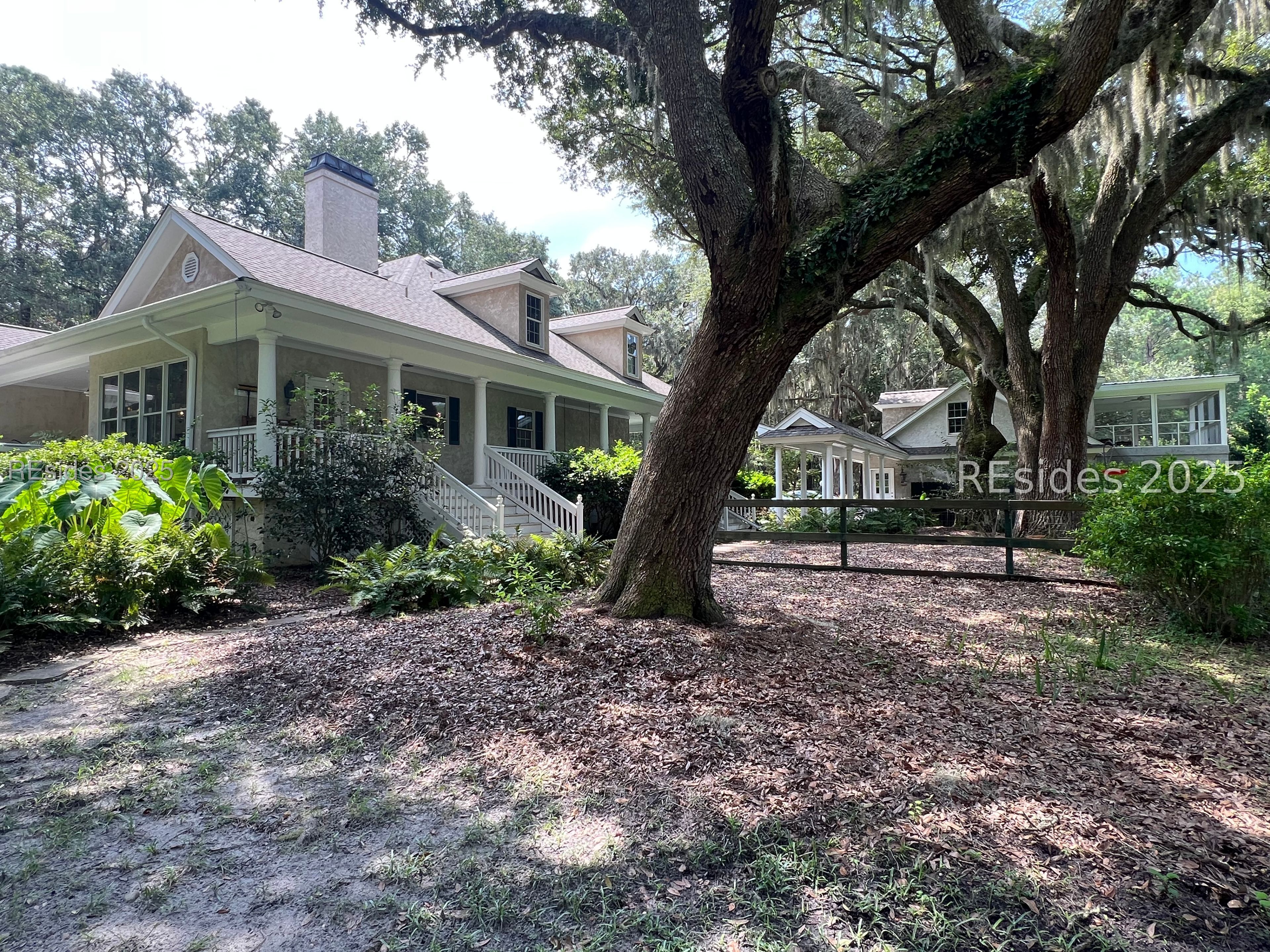 2 Canters Court