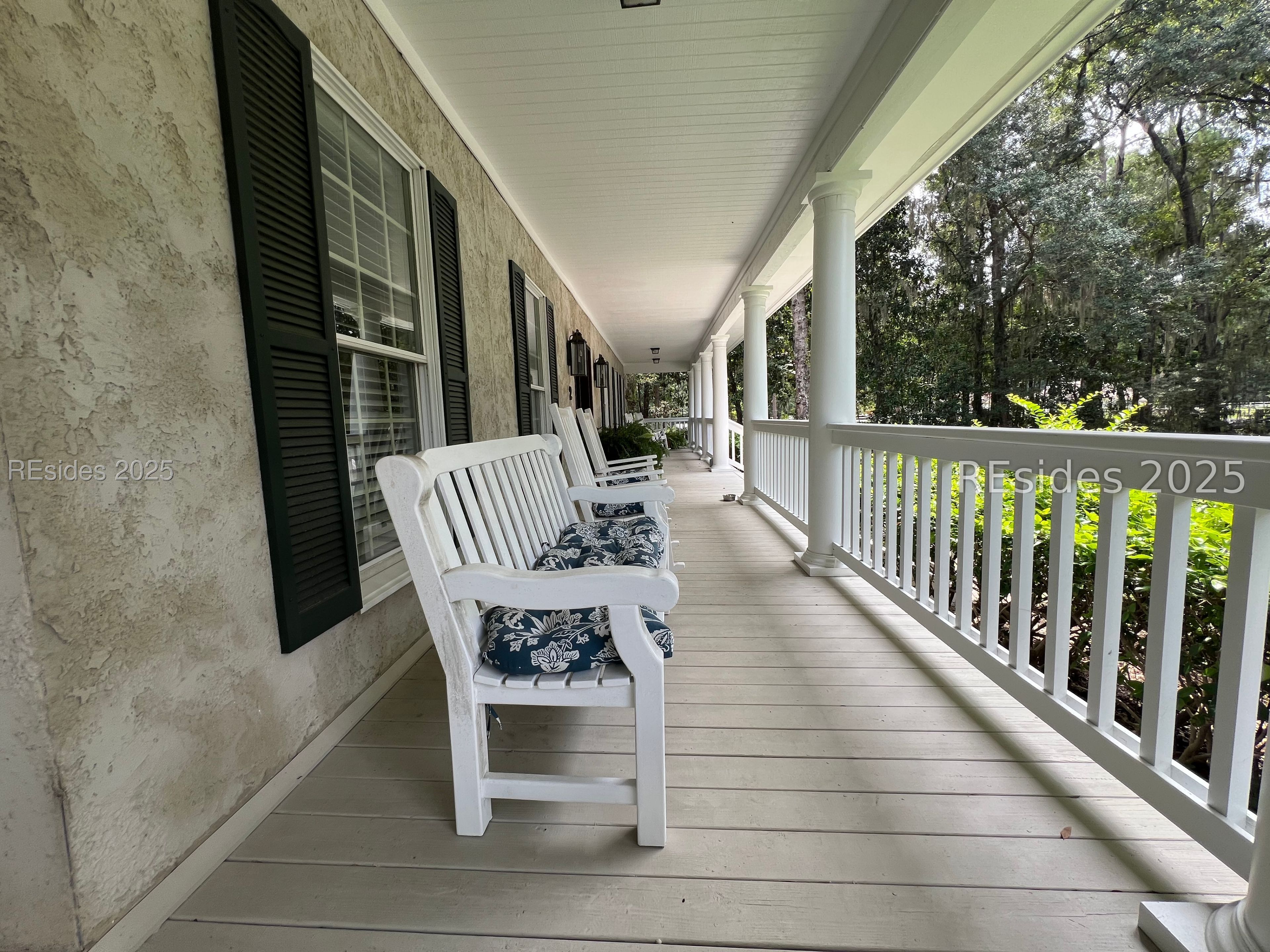 2 Canters Court