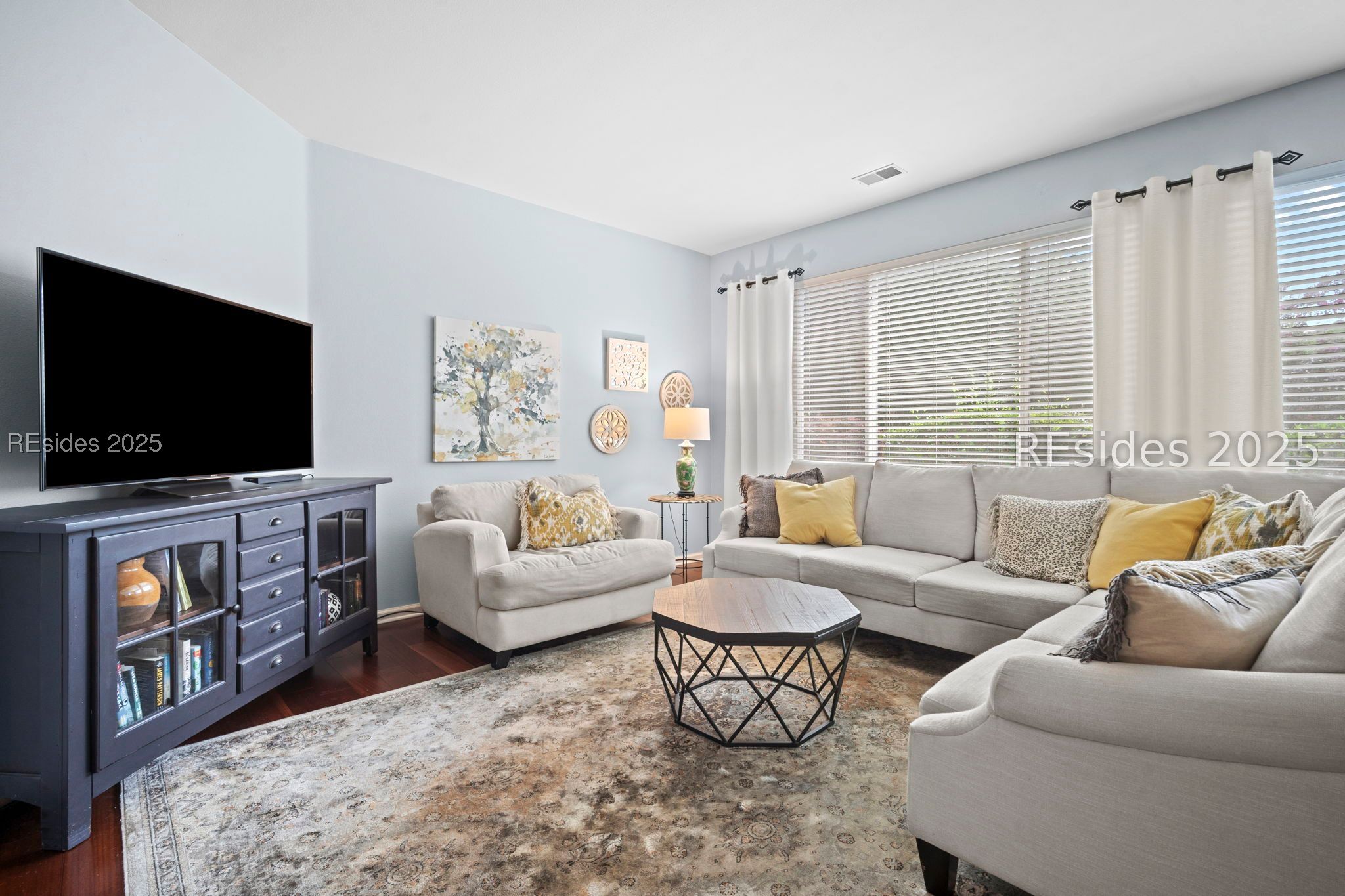 214 Hampton Circle