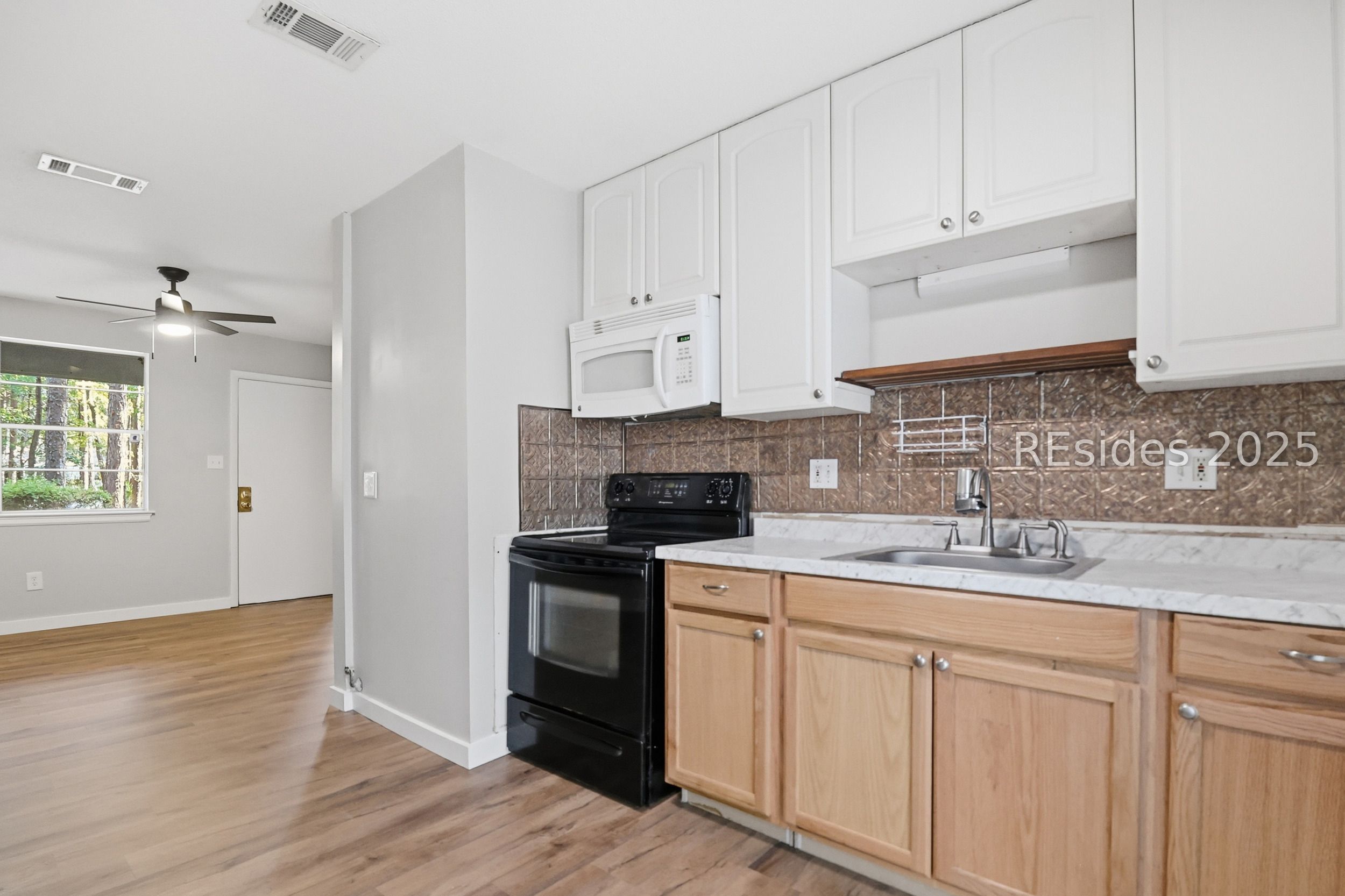 6 Point Comfort Road Unit: 9A