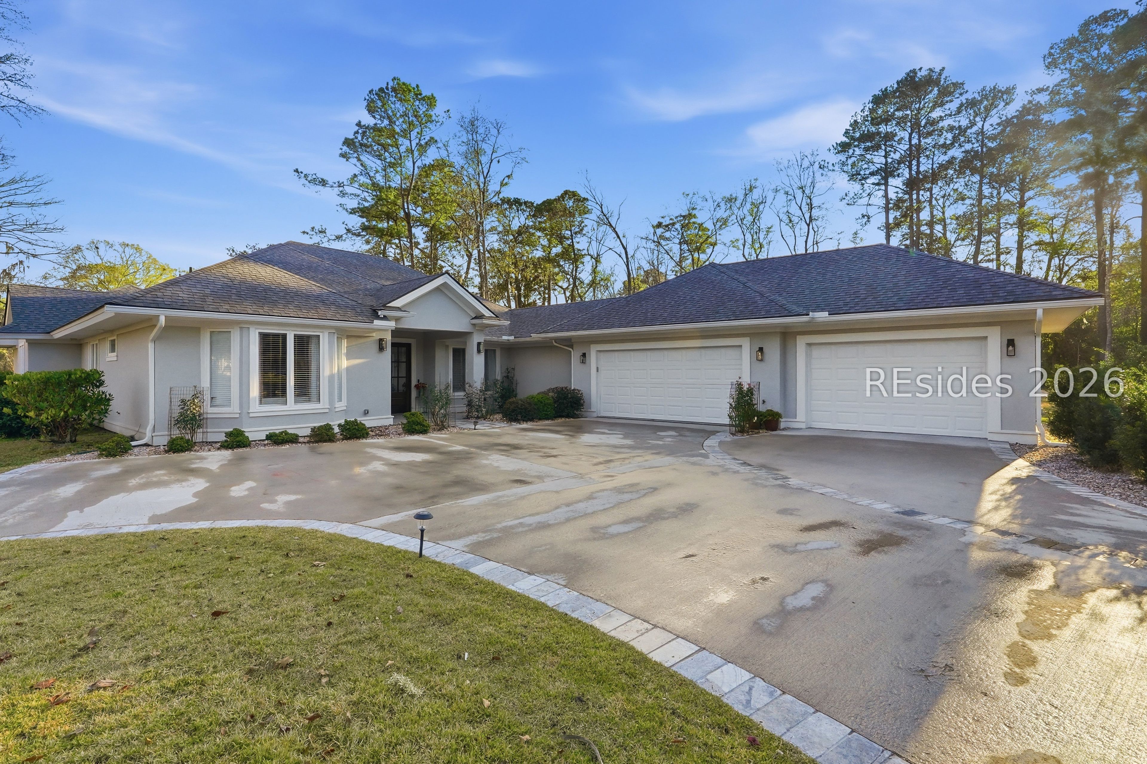 73 White Oaks Circle