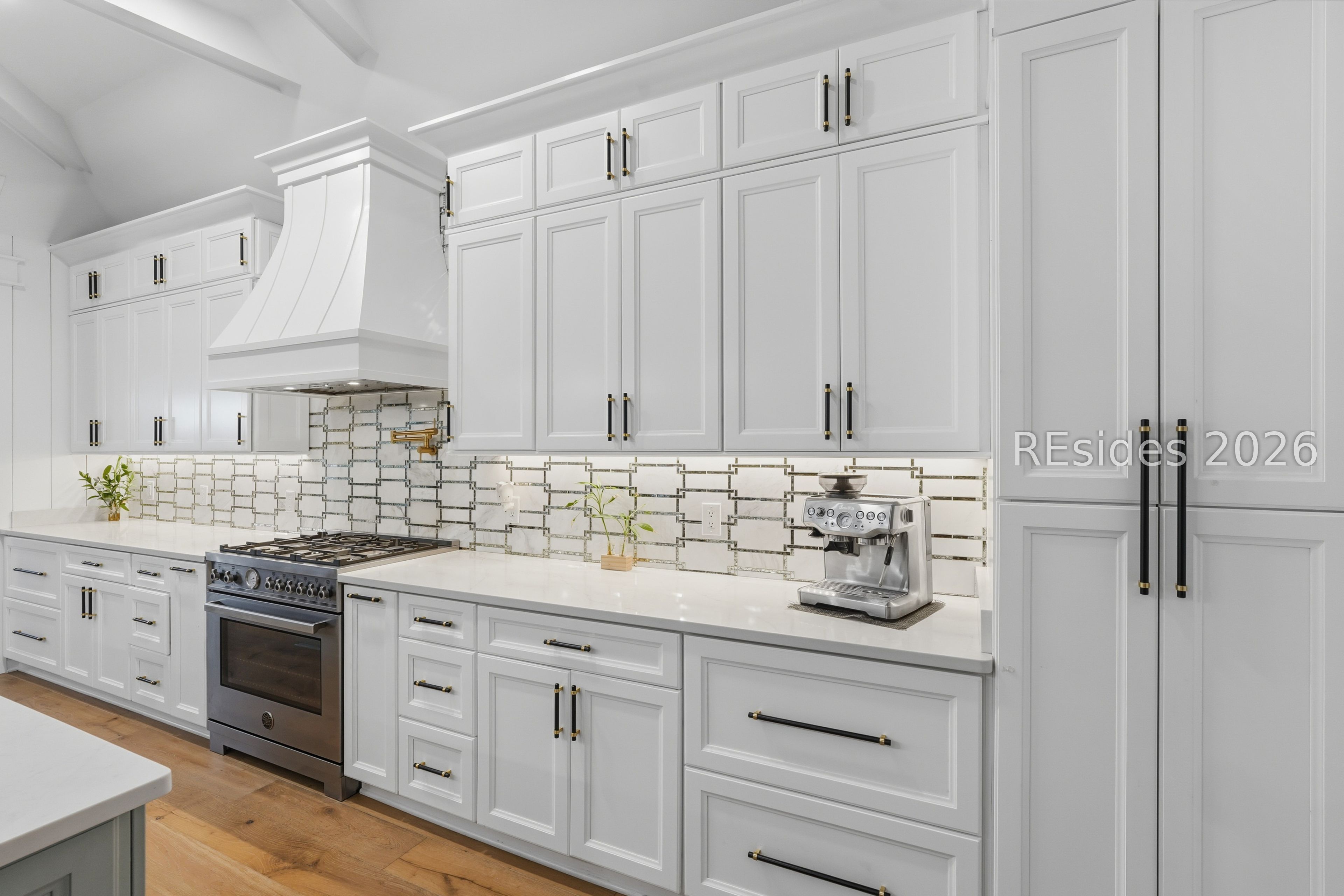 73 White Oaks Circle