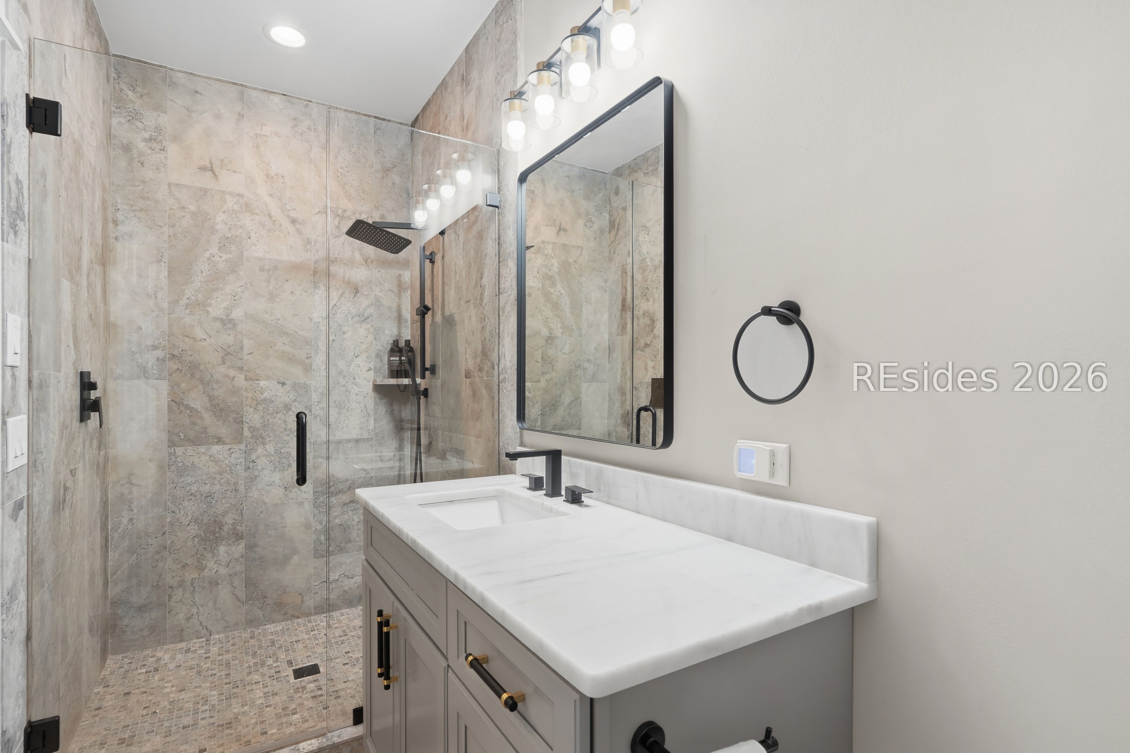 73 White Oaks Circle