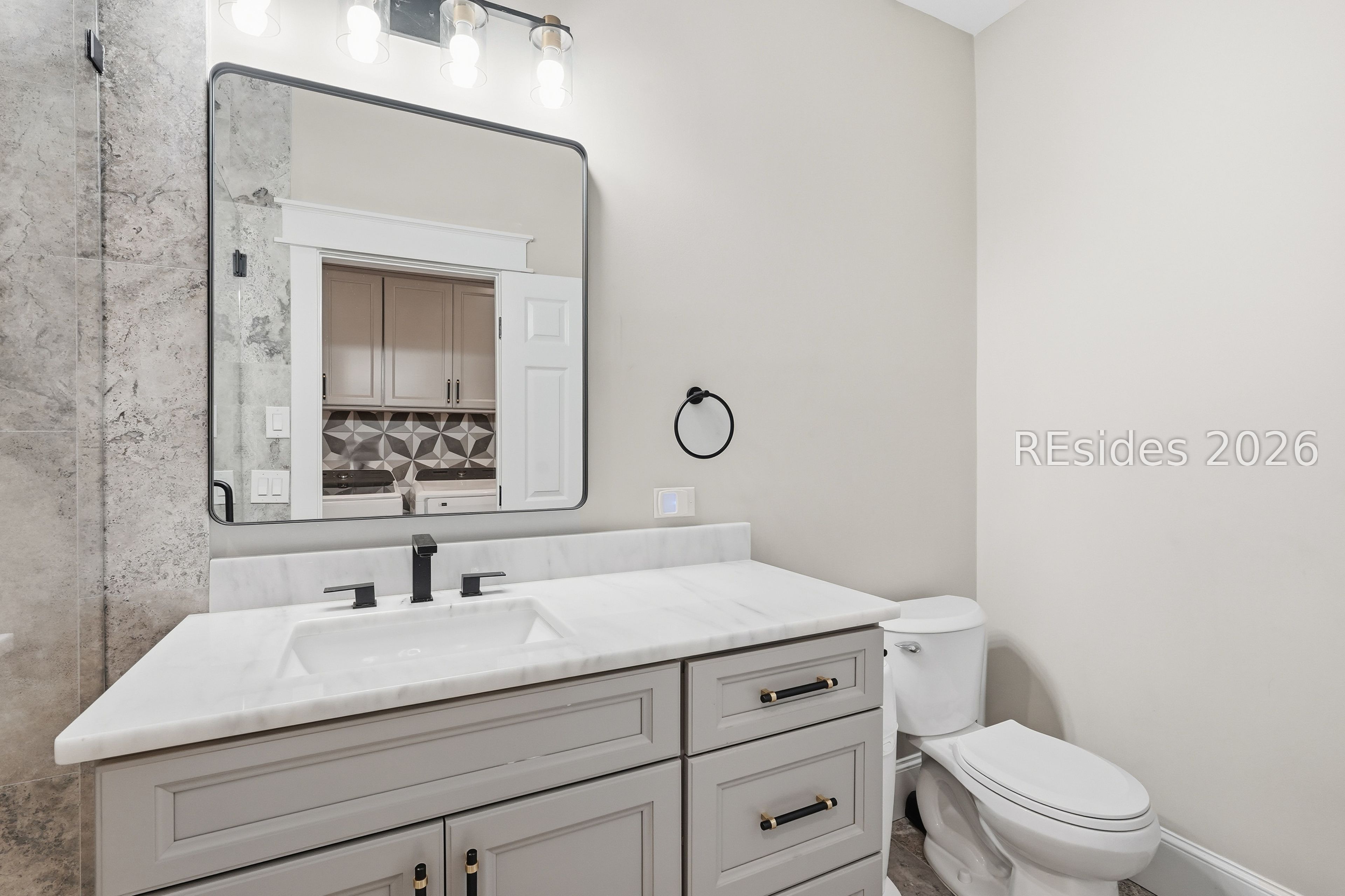 73 White Oaks Circle