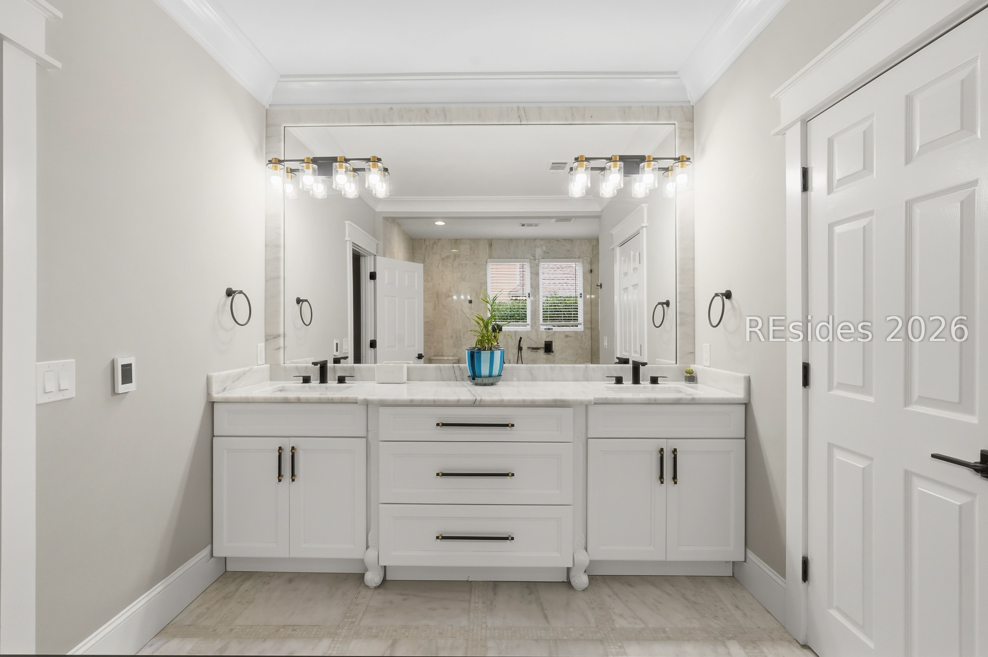 73 White Oaks Circle