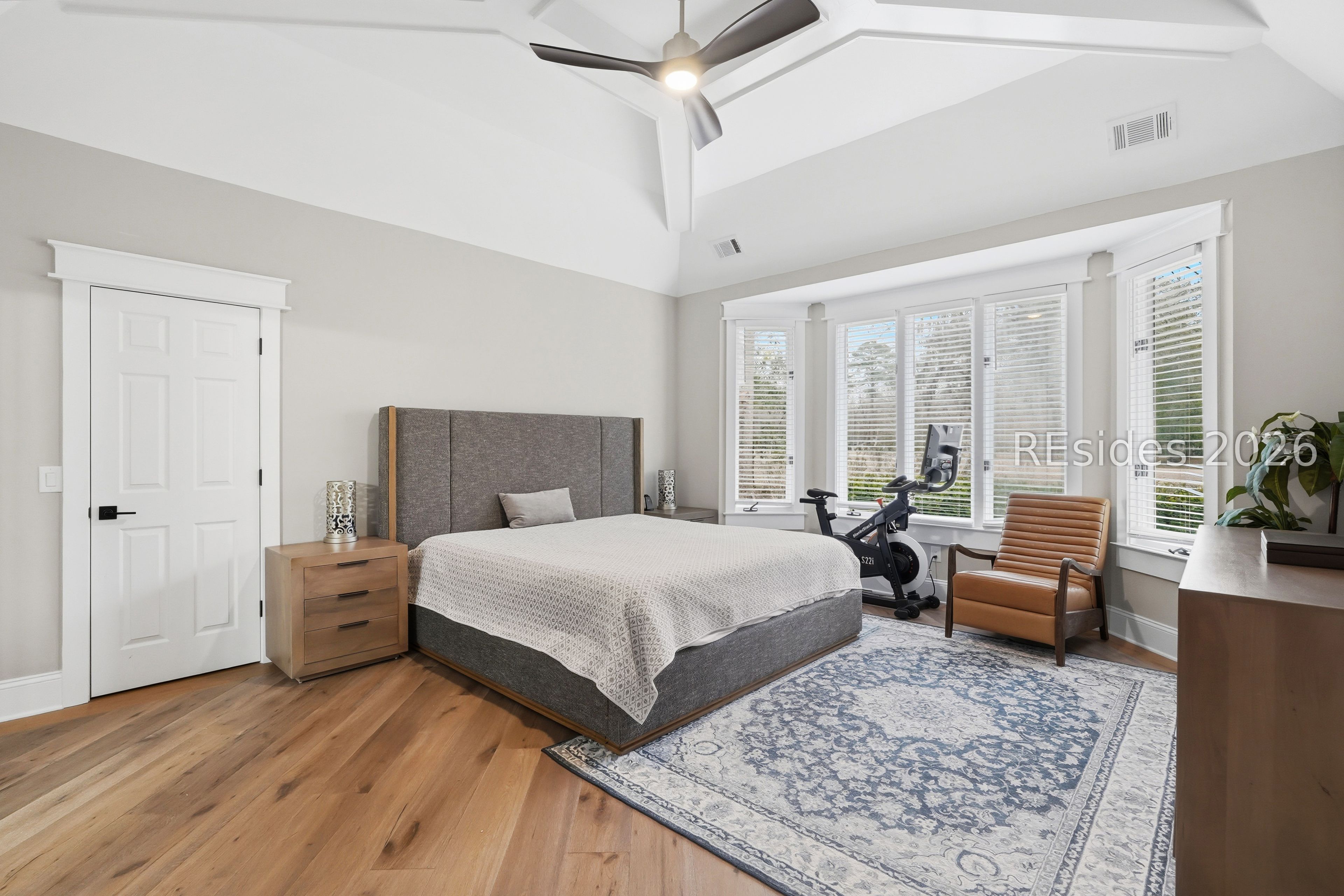 73 White Oaks Circle